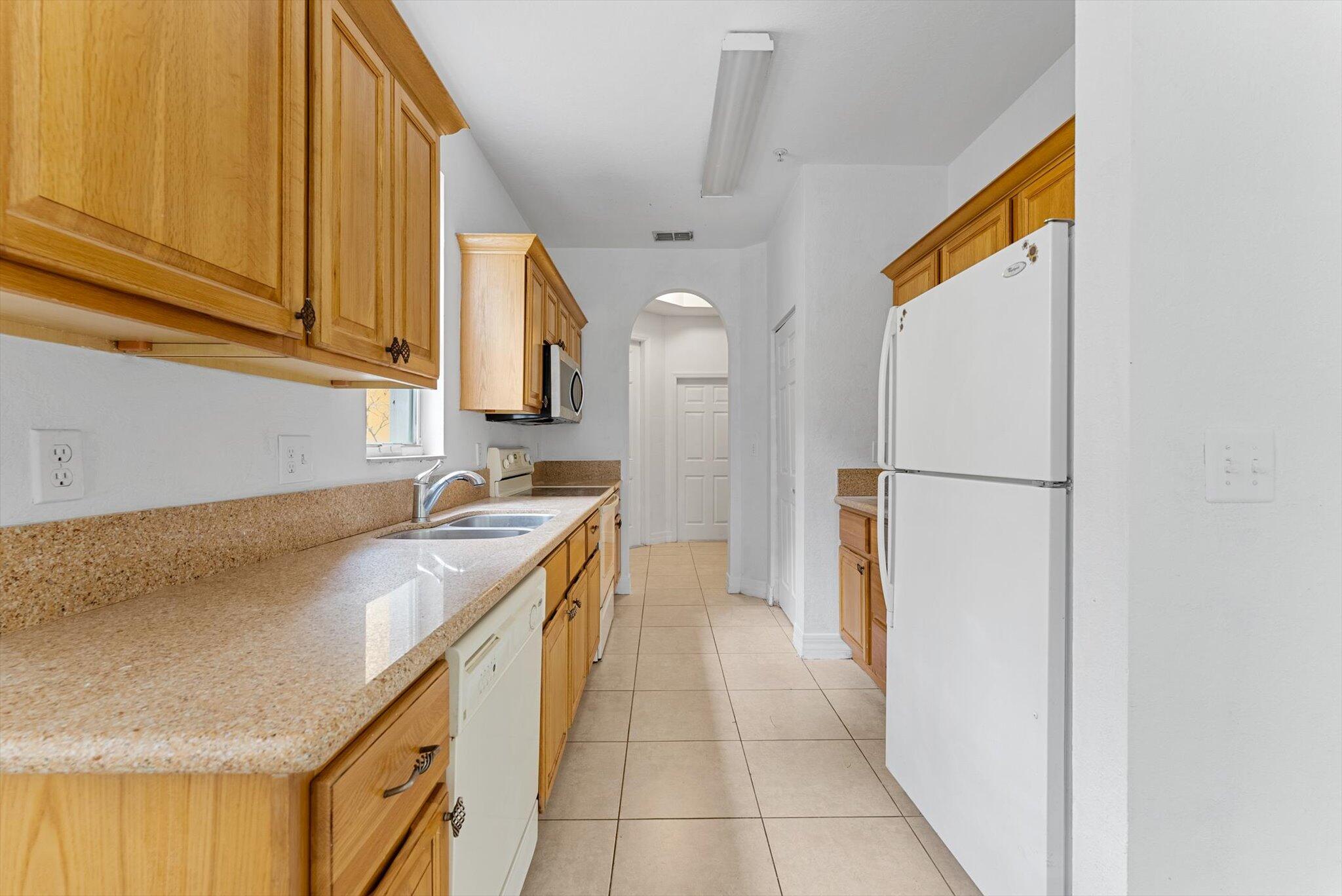889 Pipers Cay Drive