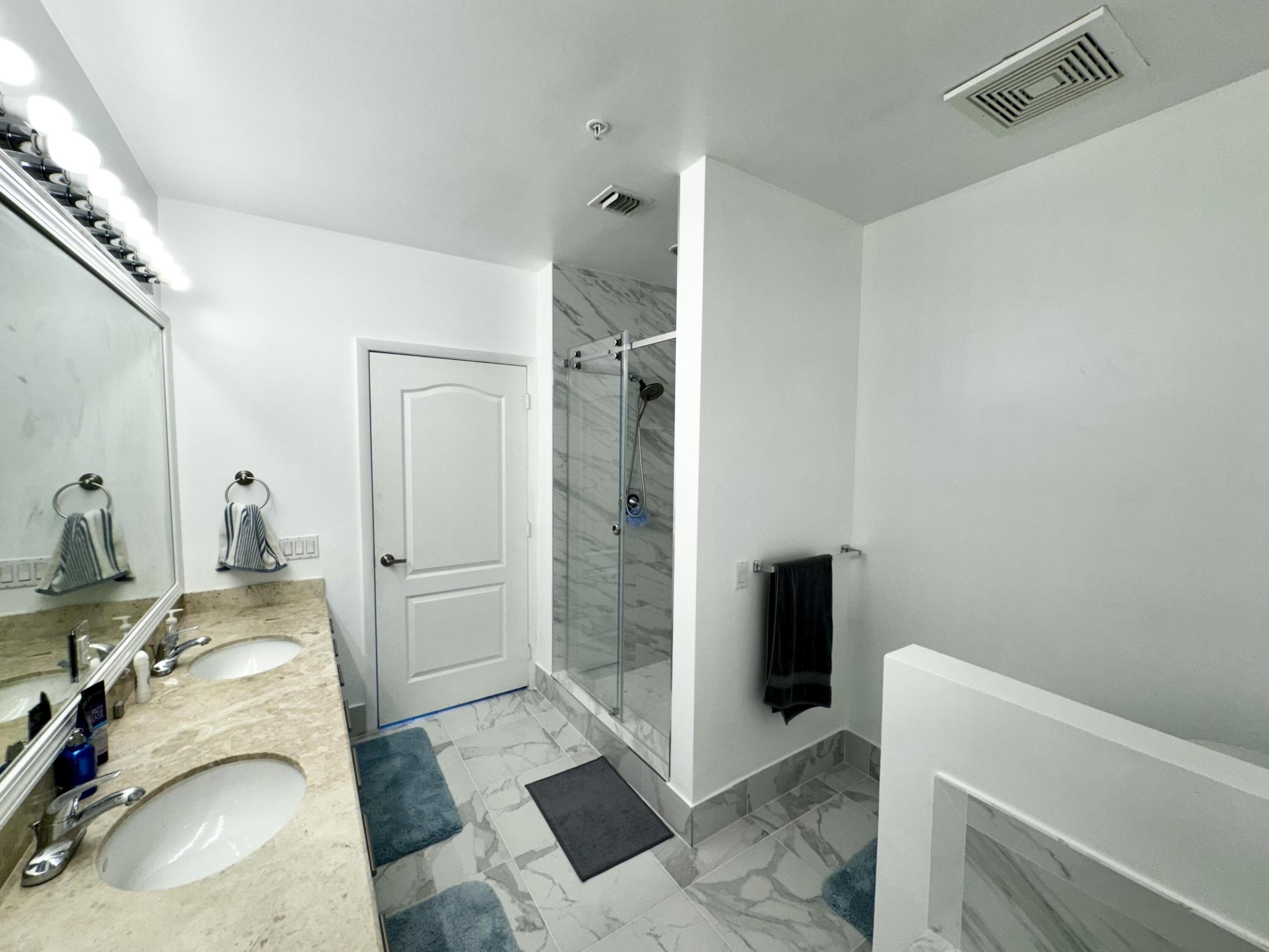 410 Evernia Street 829
