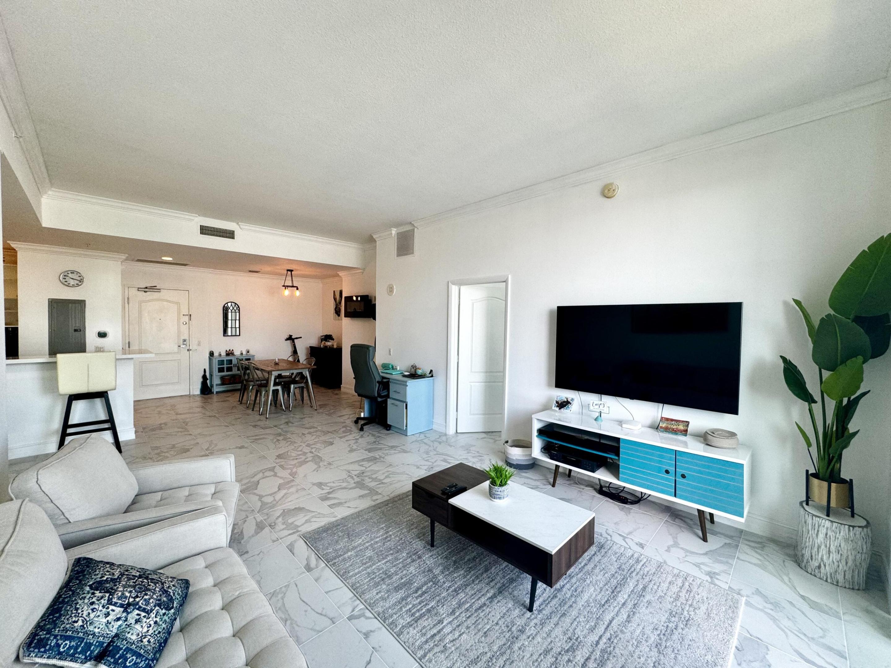 410 Evernia Street 829