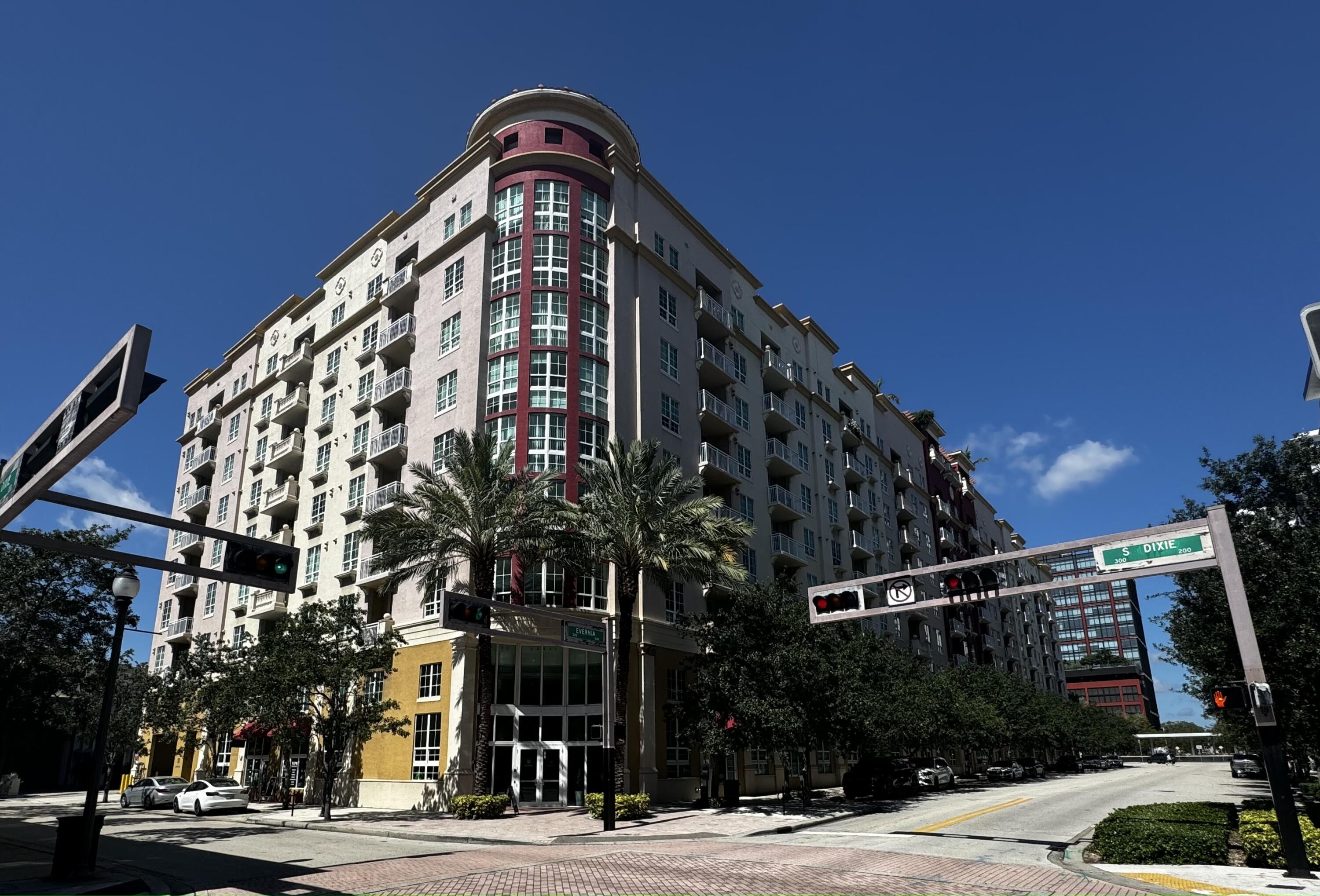 410 Evernia Street 829
