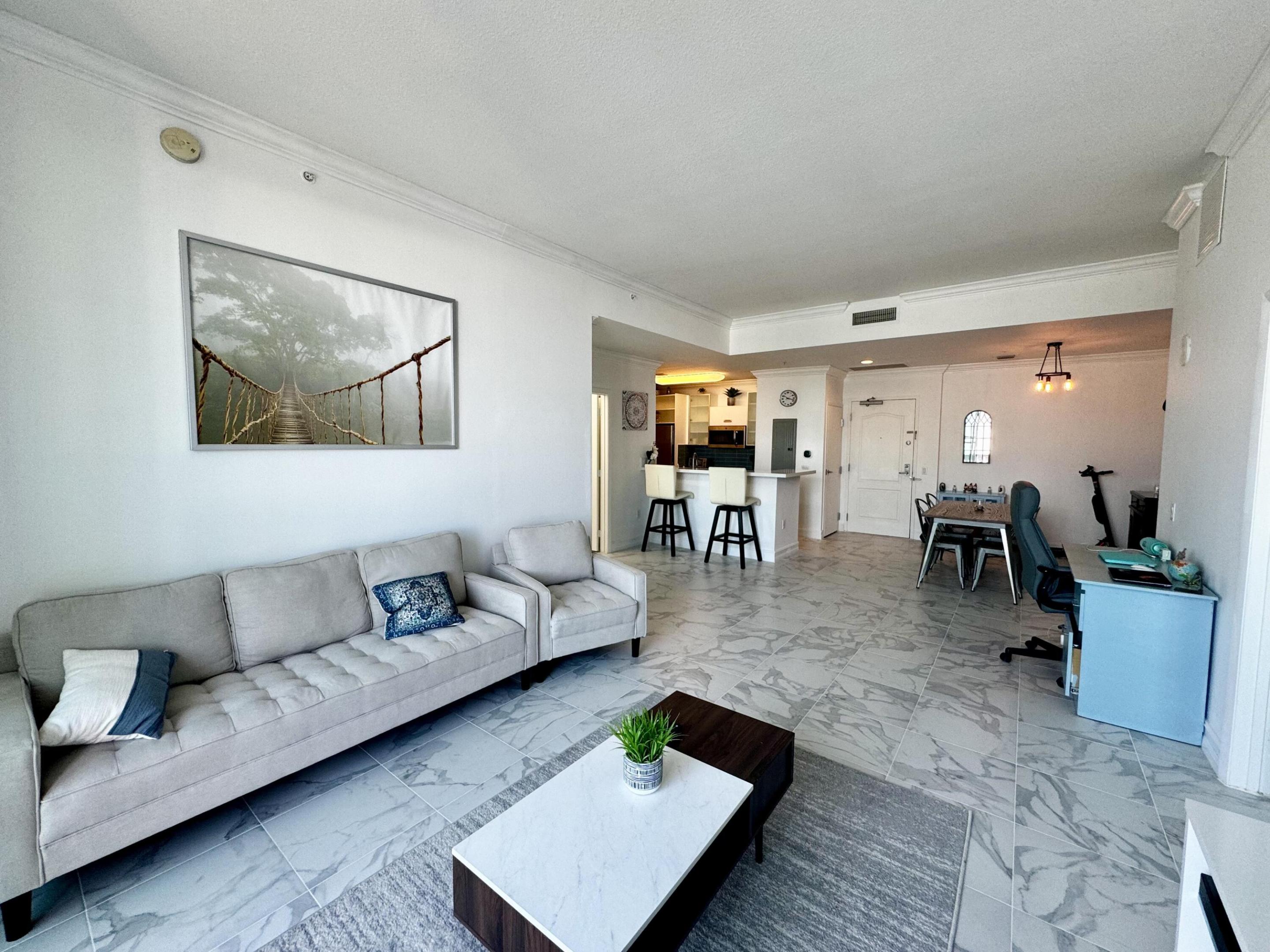410 Evernia Street 829