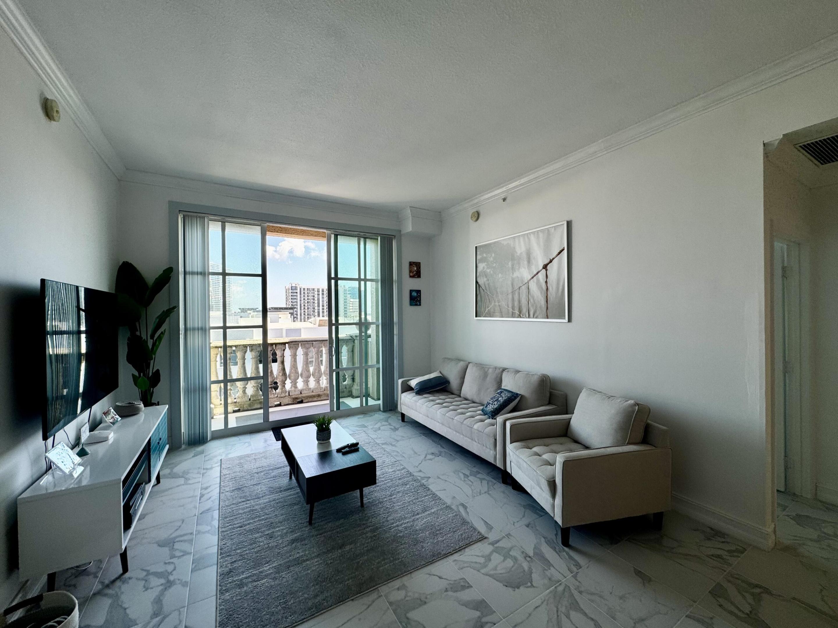 410 Evernia Street 829