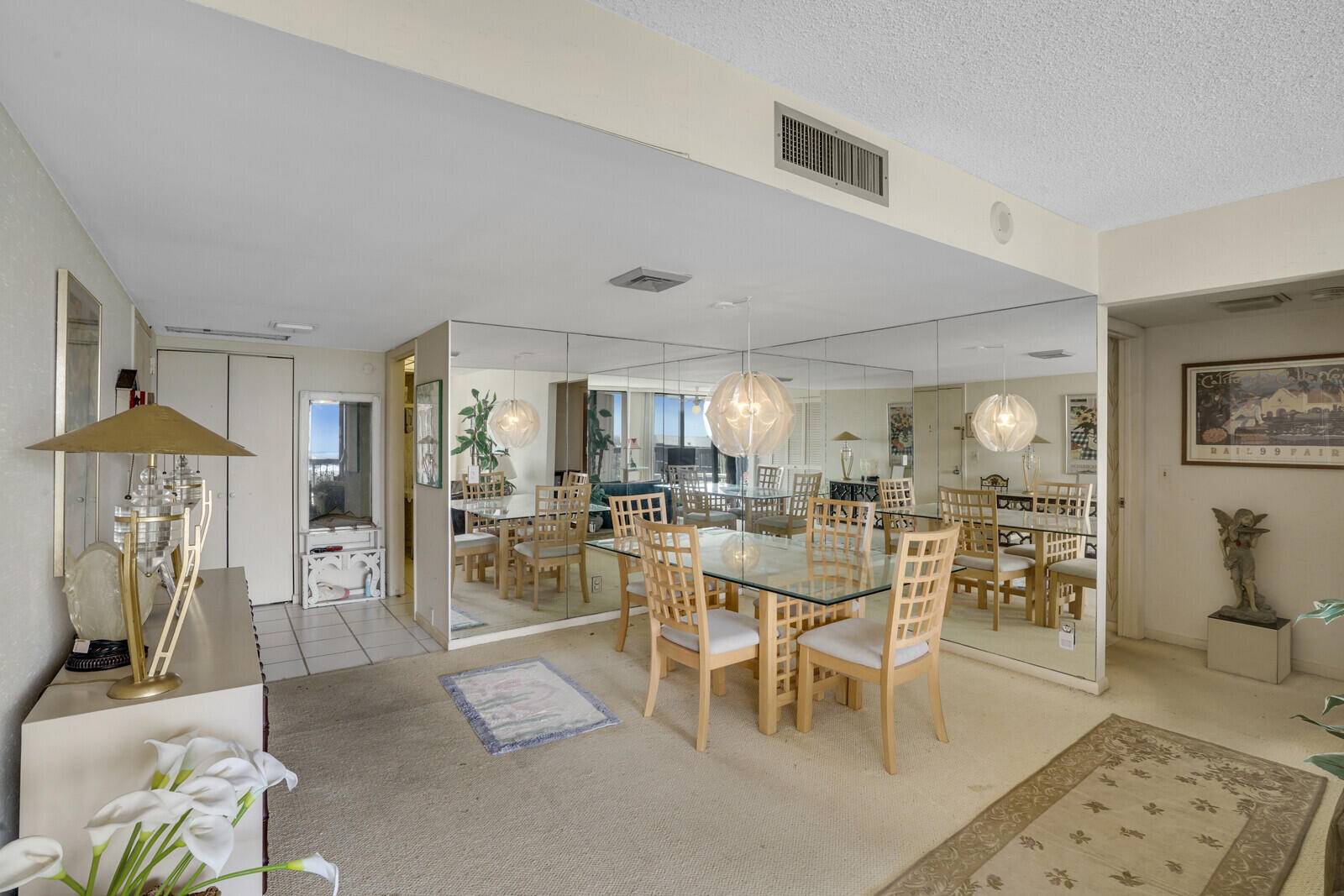 2425 Presidential Way 1404