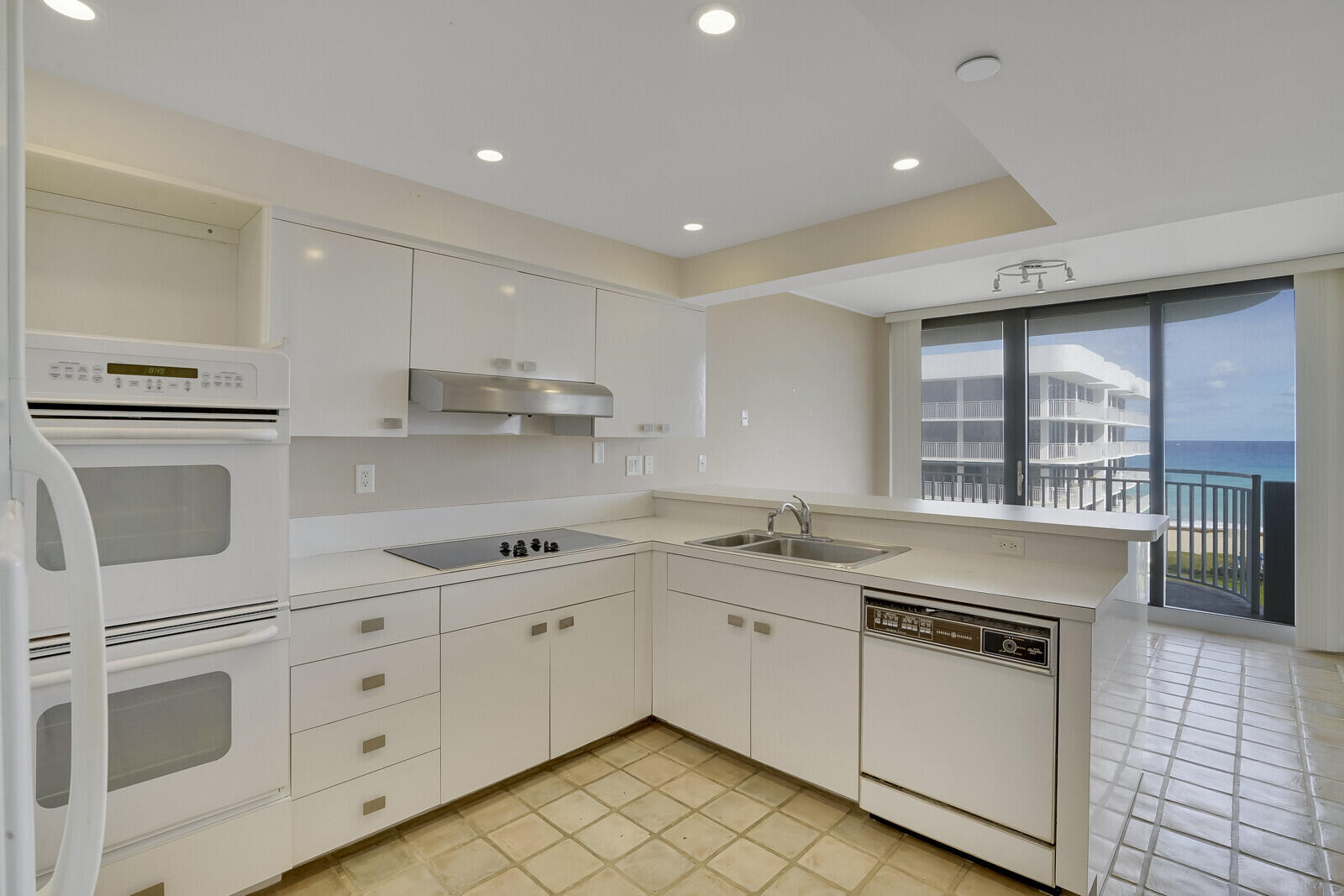 2580 S Ocean Boulevard 1 B 6