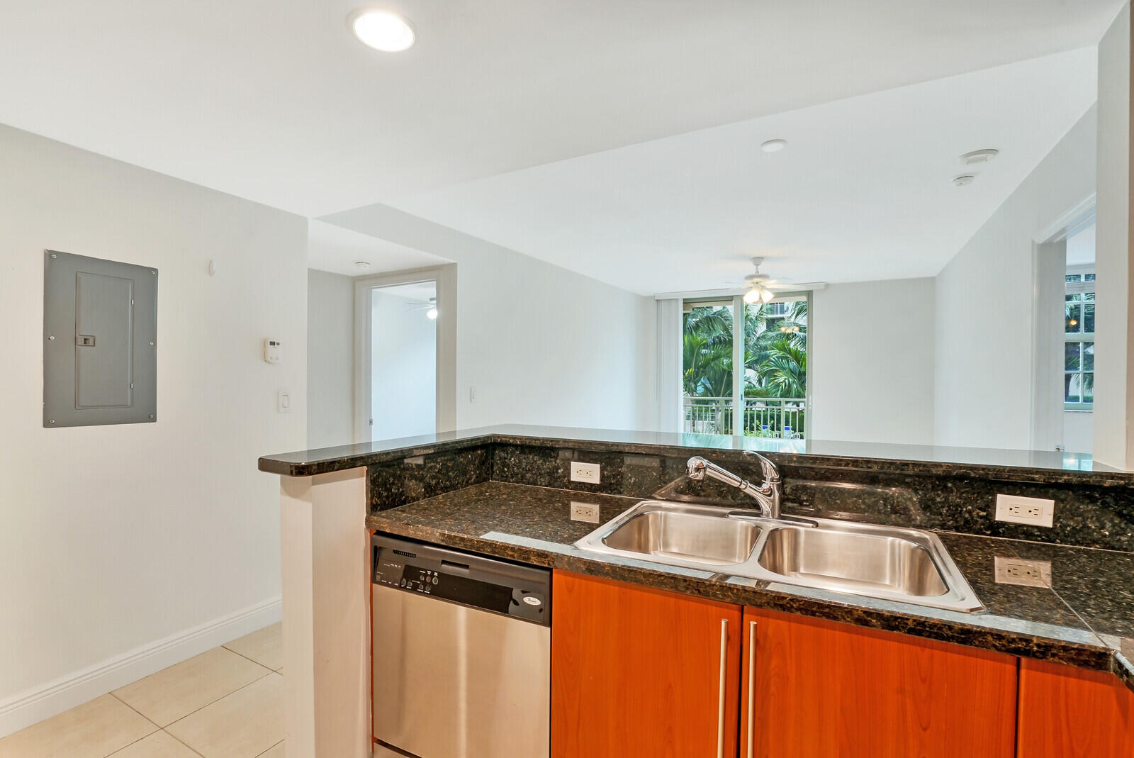 610 Clematis Street 309