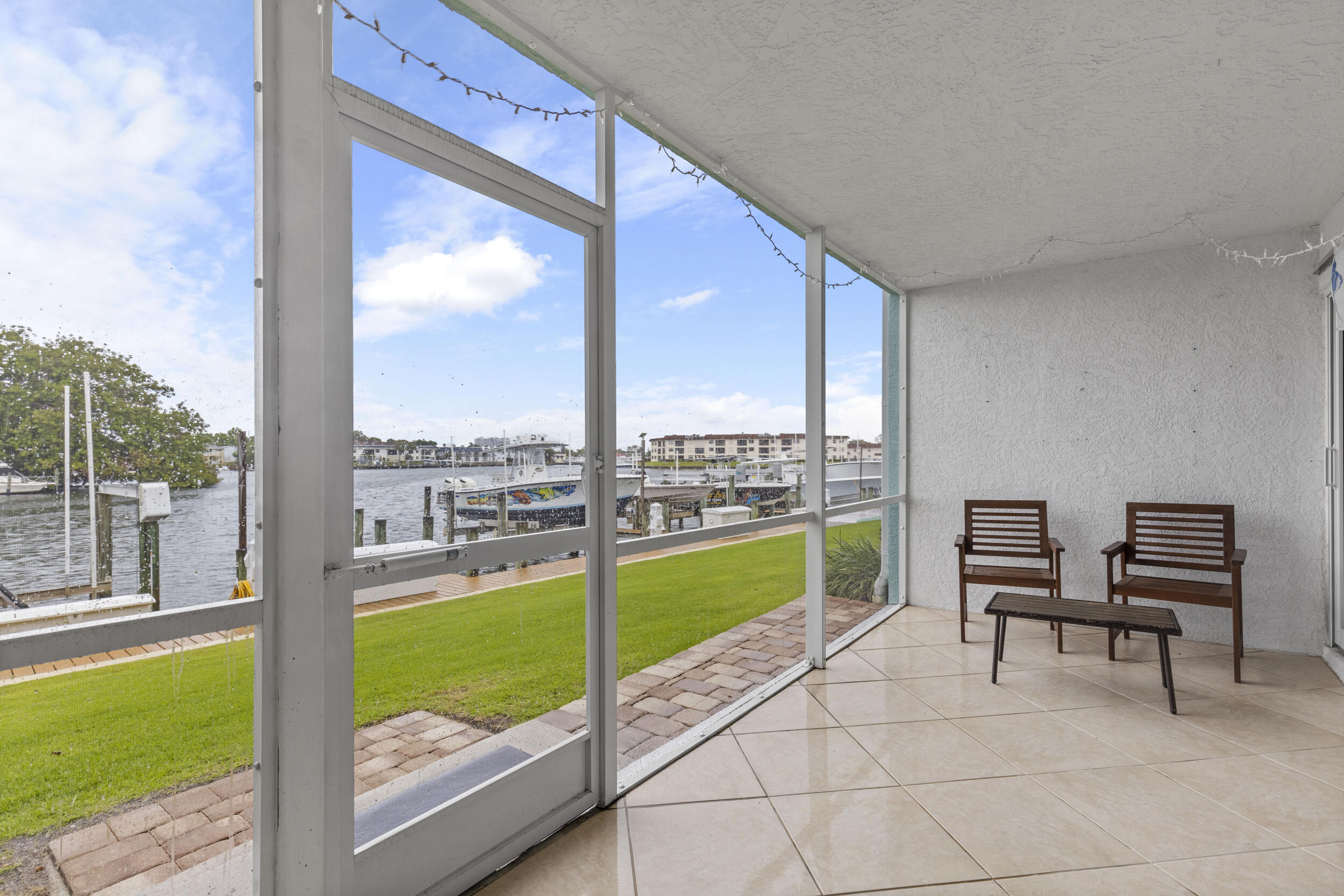 420 Northlake Court 1