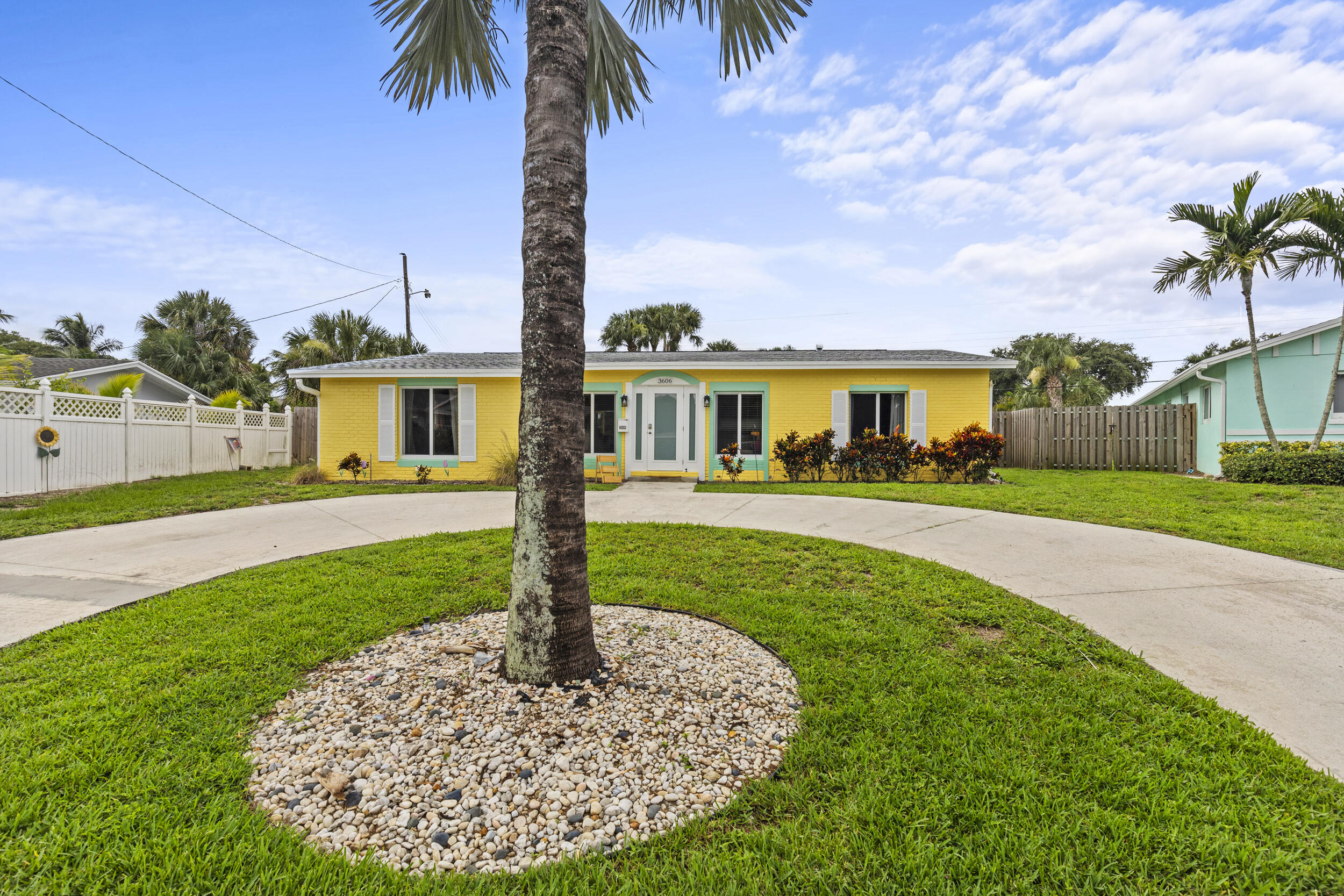 3606 Daisy Avenue