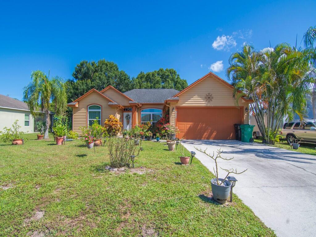 714 SW Andrew Road, Port St. Lucie