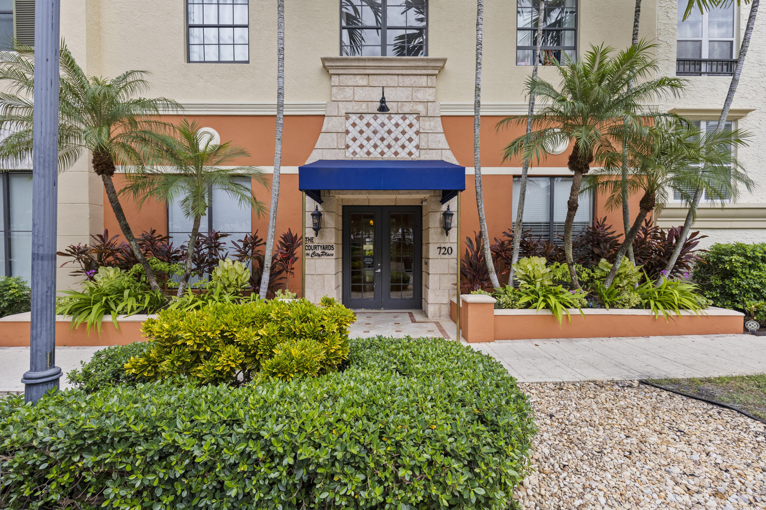 630 S Sapodilla Avenue 202