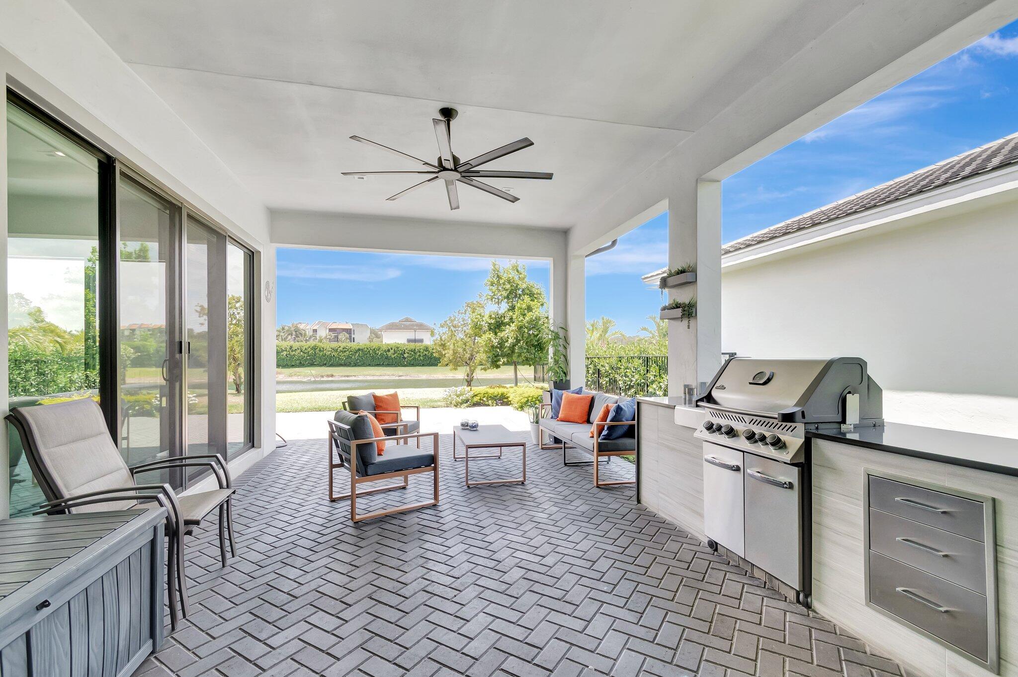 2828 Gin Berry Way