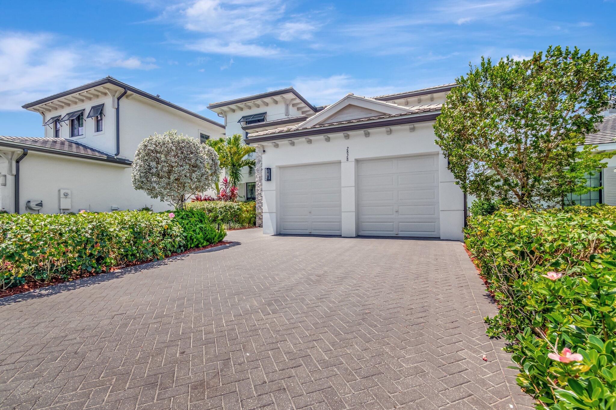 2828 Gin Berry Way