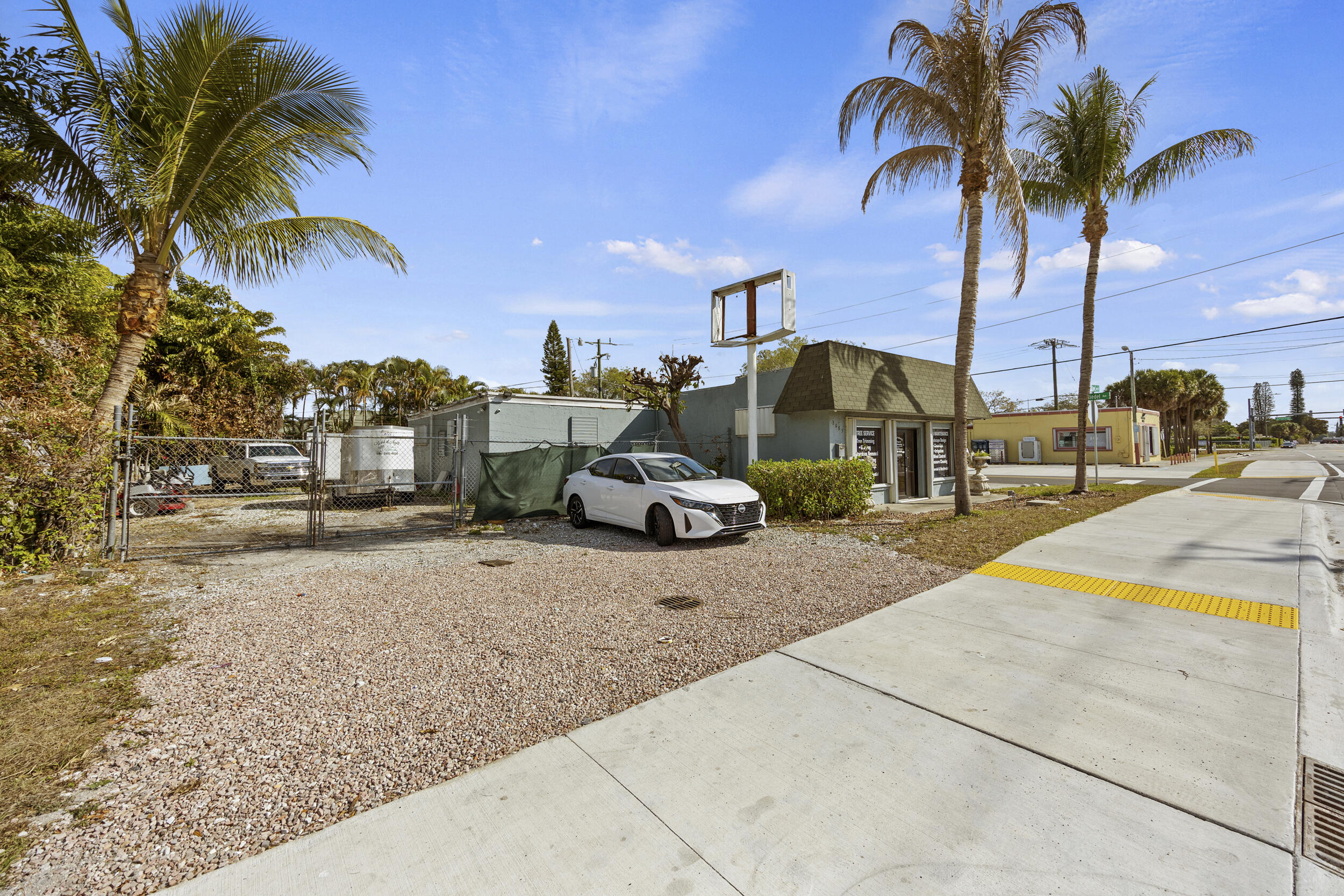 3085 2nd Avenue N, Palm Springs