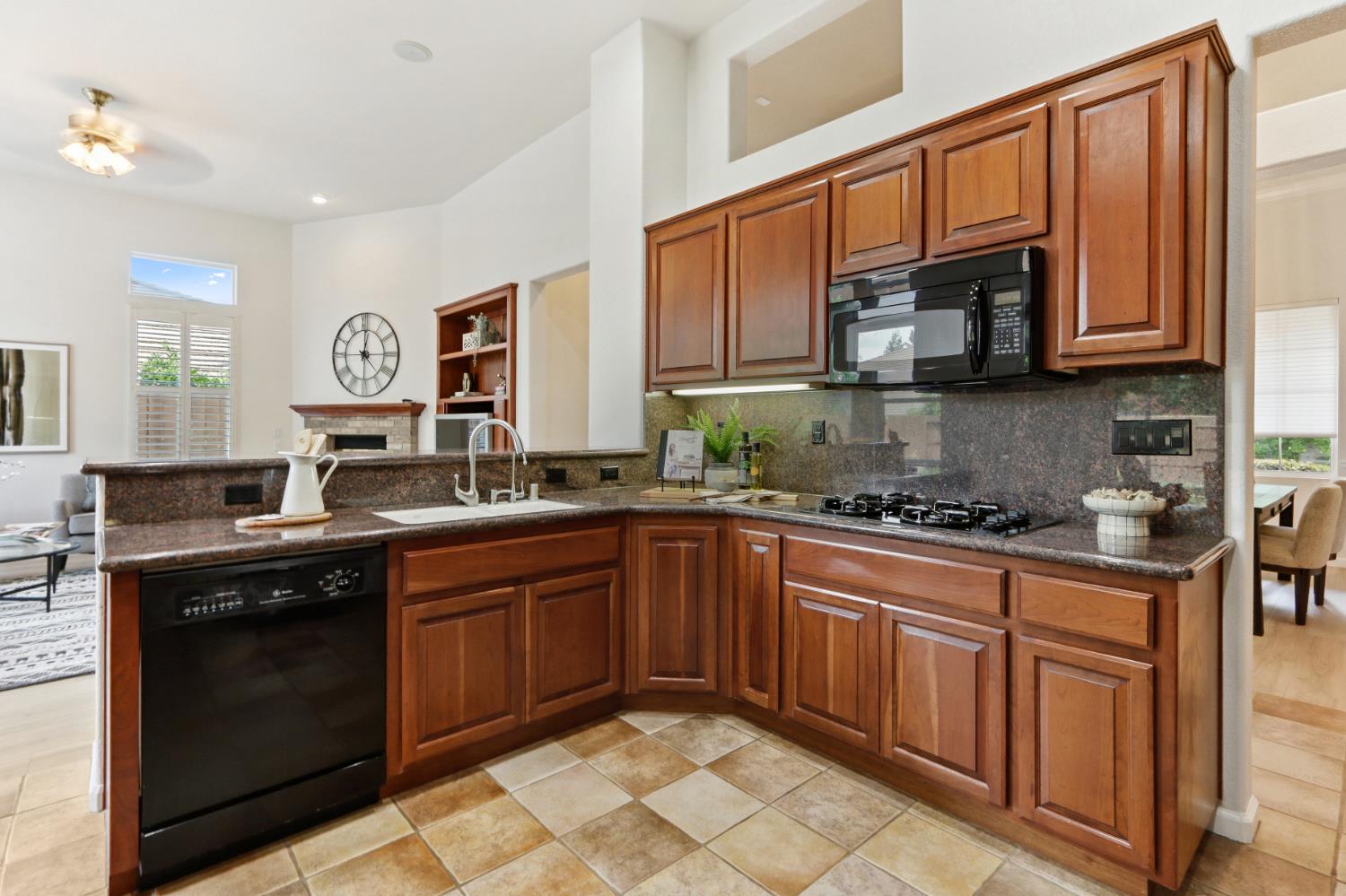 117 Hawk Crest Way
