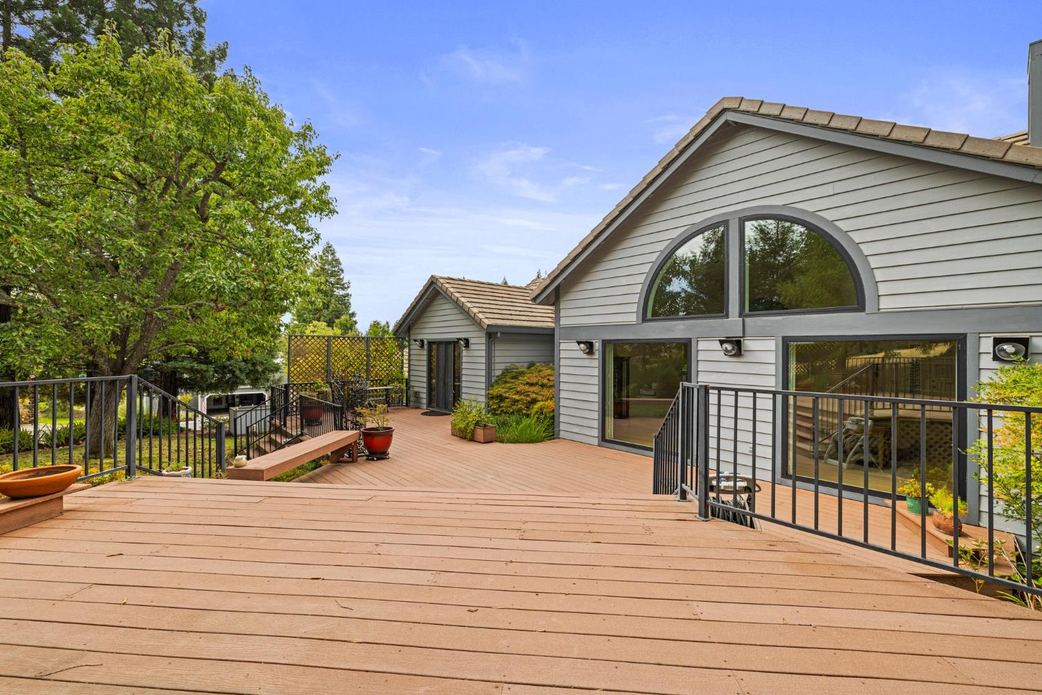 6156 Puerto Drive
