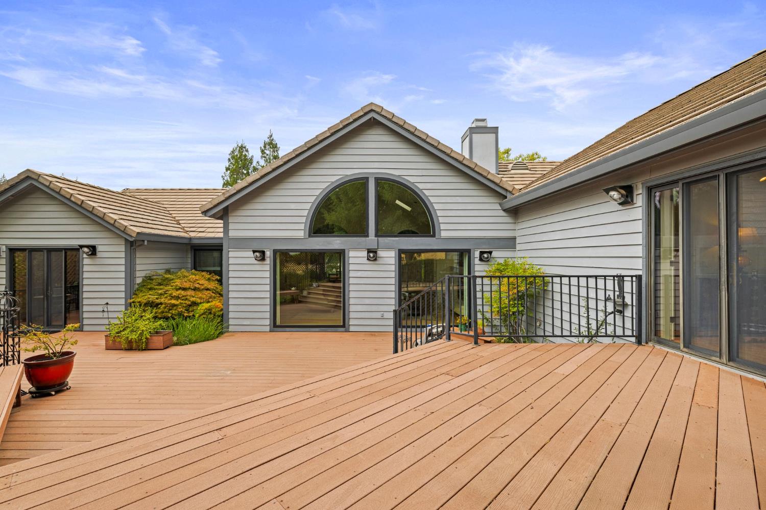 6156 Puerto Drive