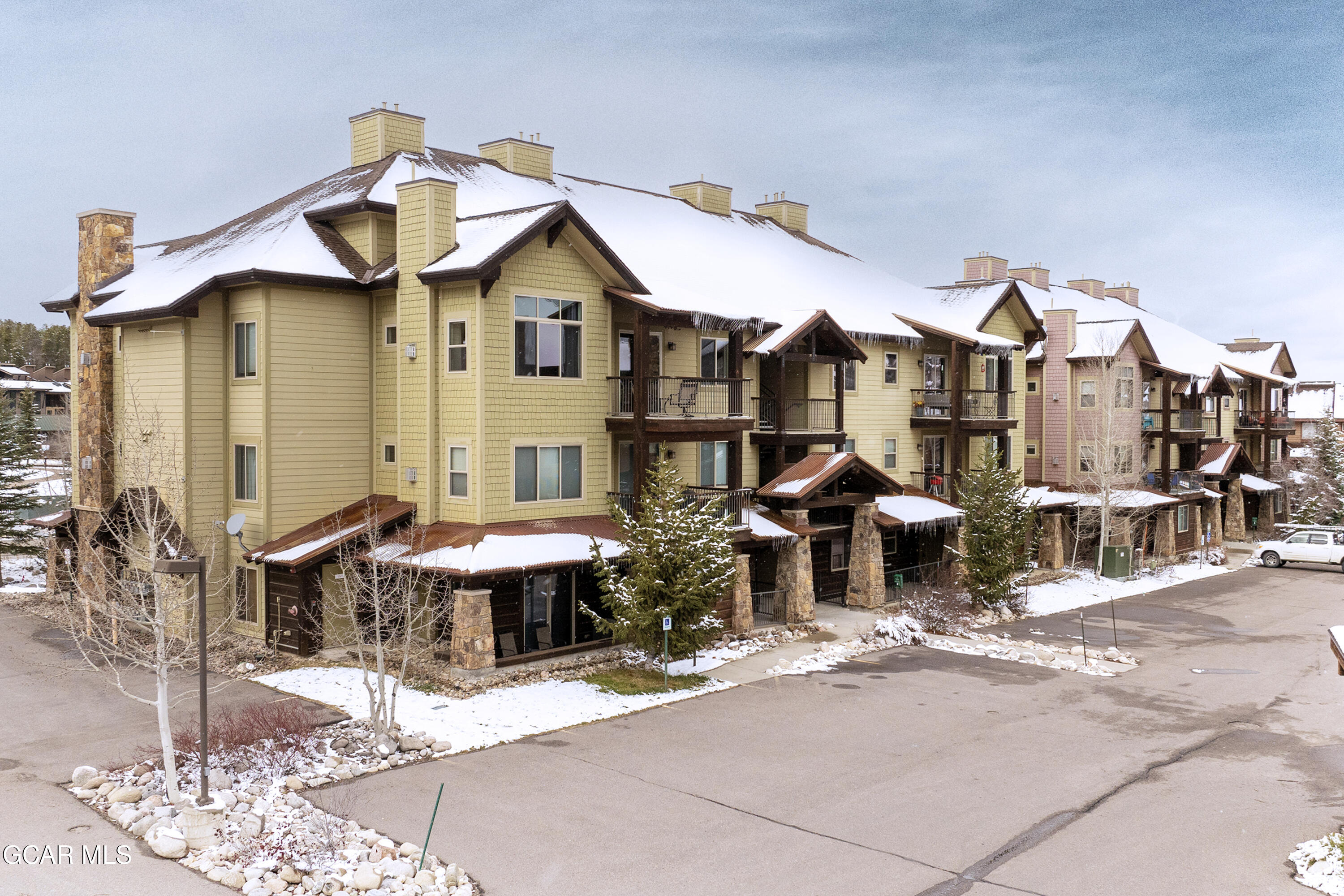 801 Trailhead Circle 833