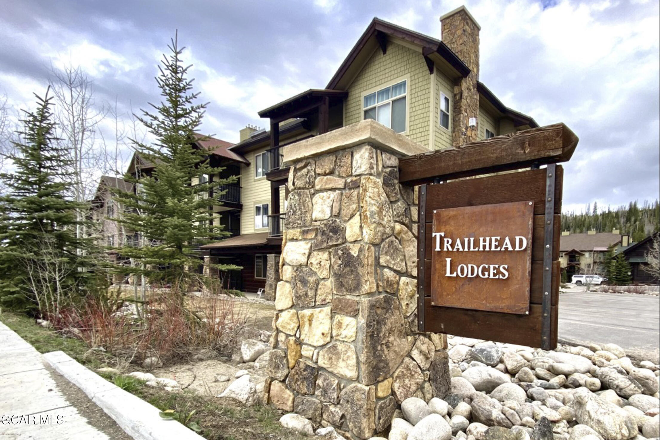 801 Trailhead Circle 833