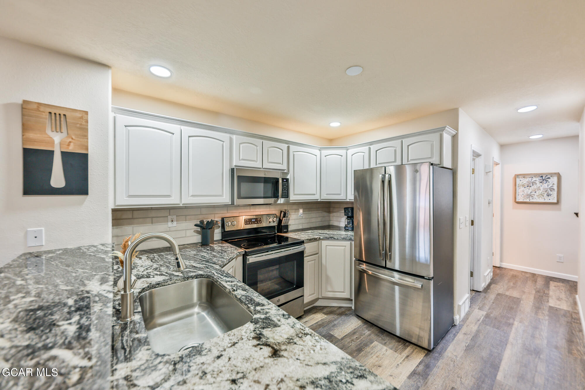 822 BADGER Lane