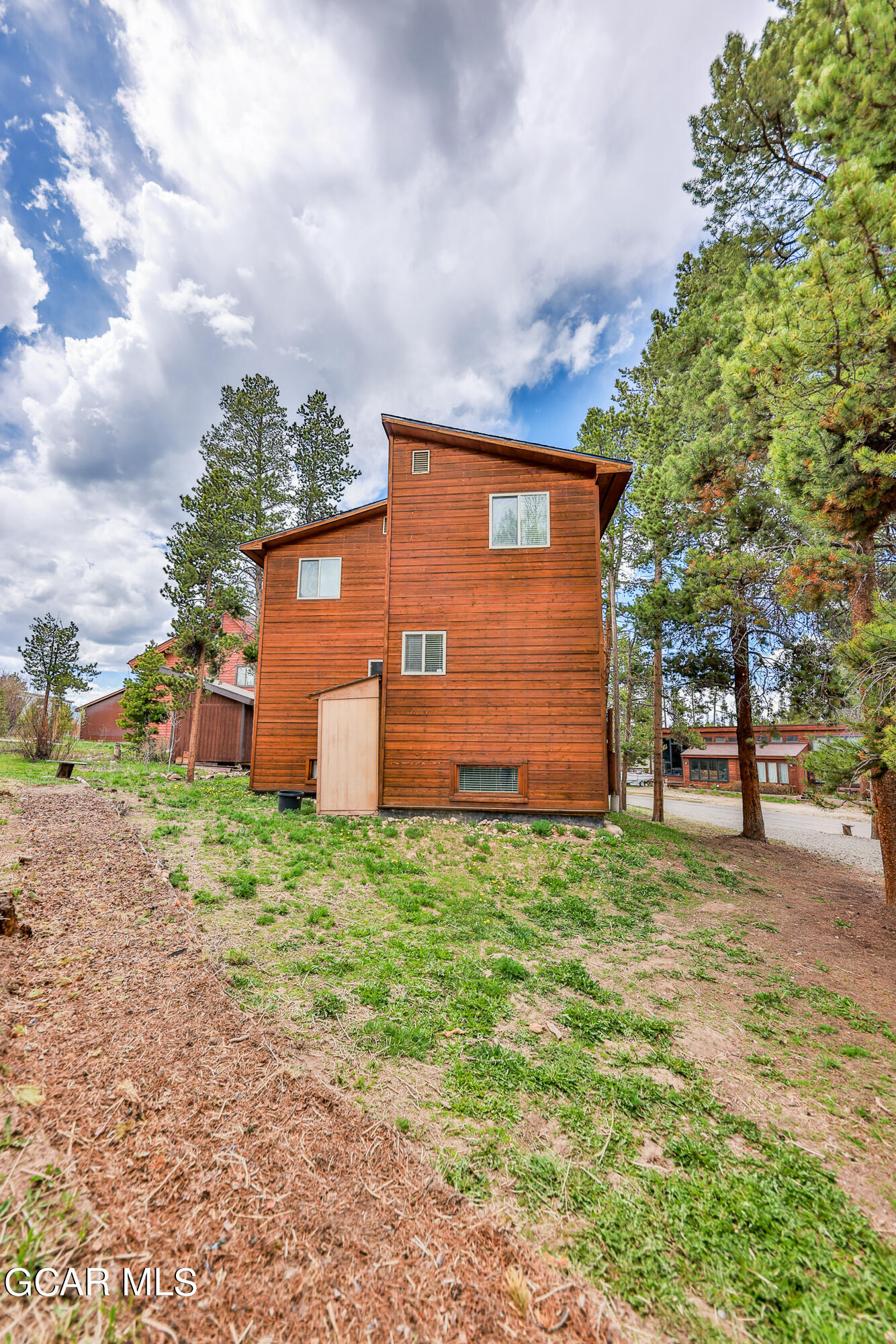 822 BADGER Lane