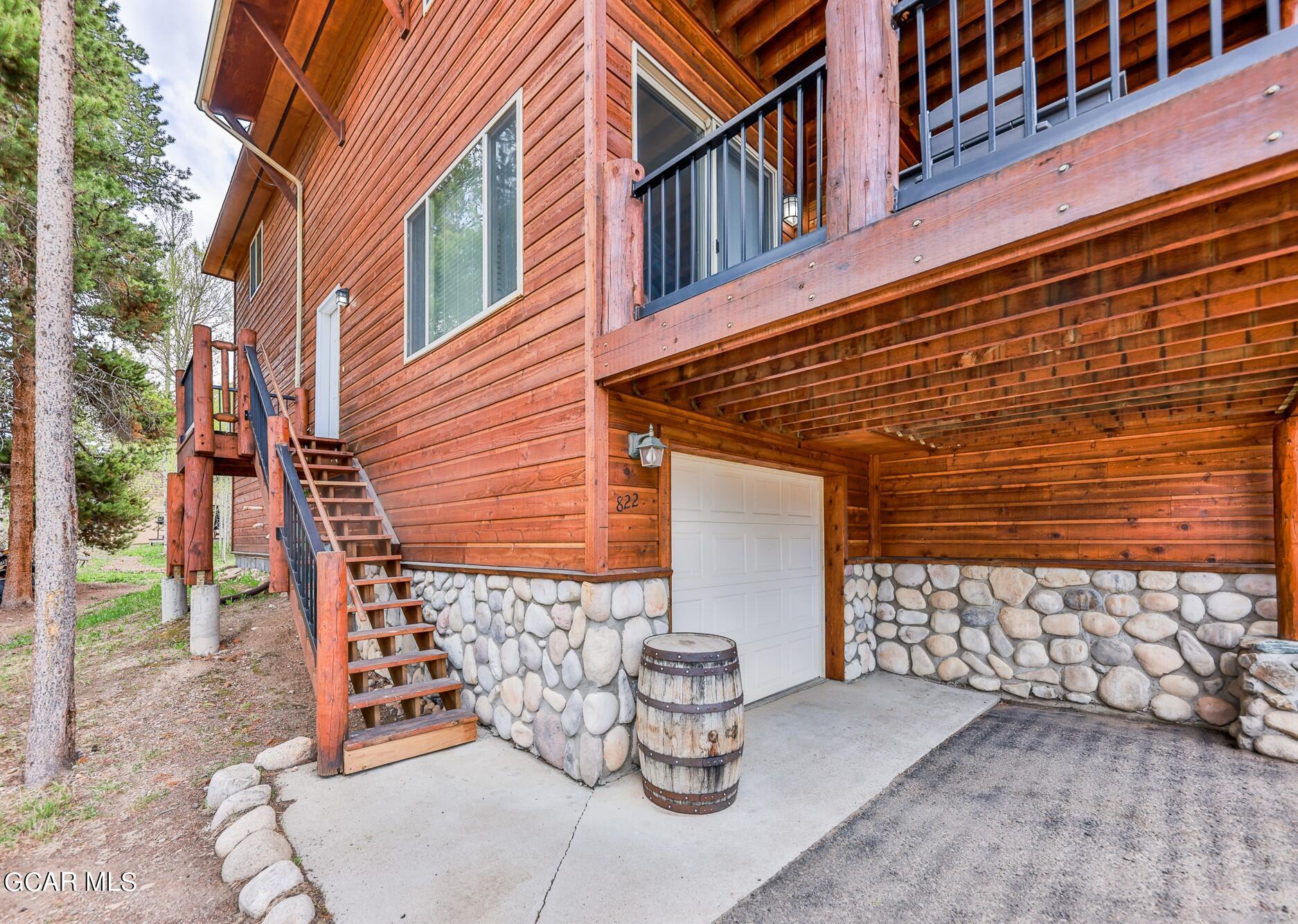822 BADGER Lane
