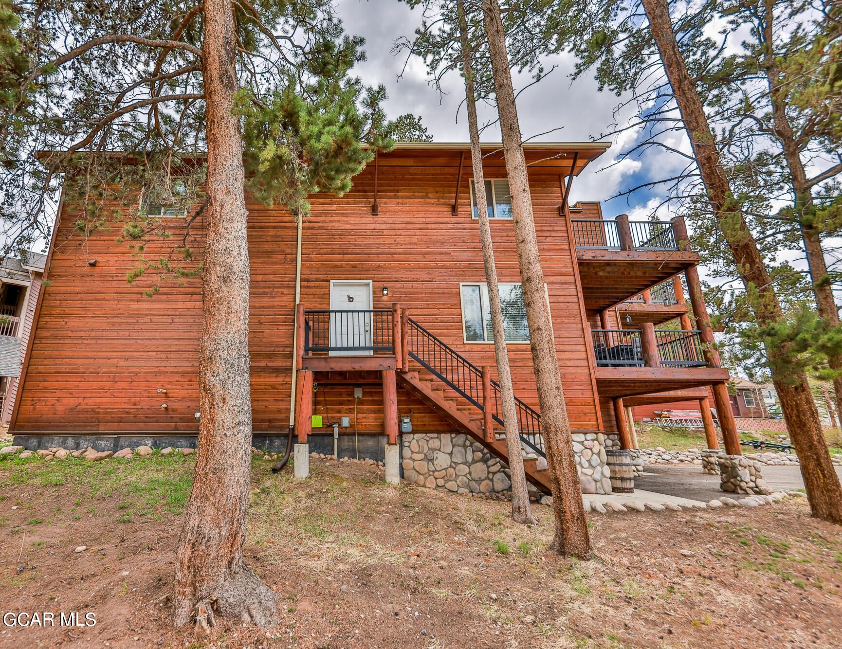 822 BADGER Lane