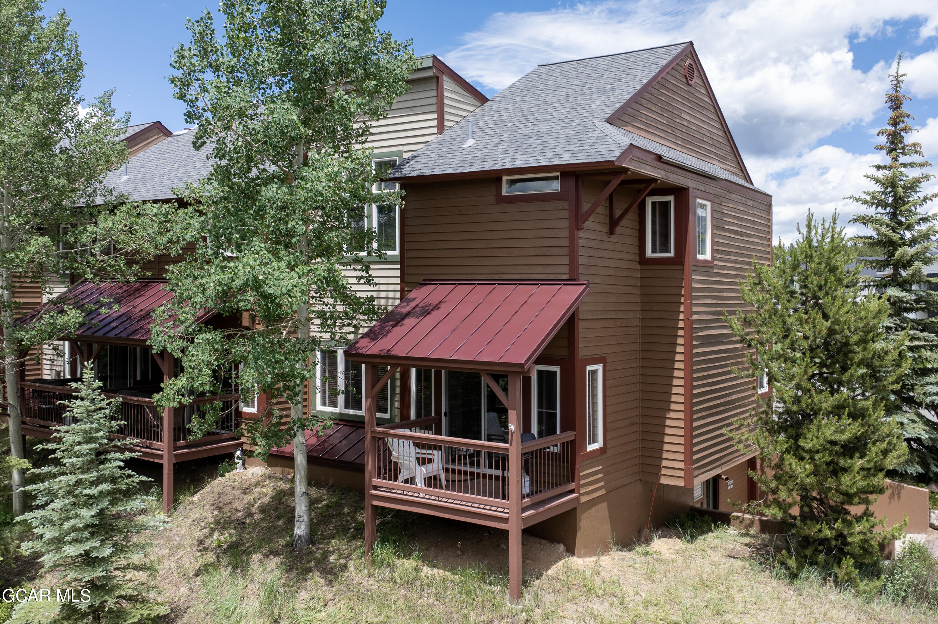 48 County Road 8500 F1