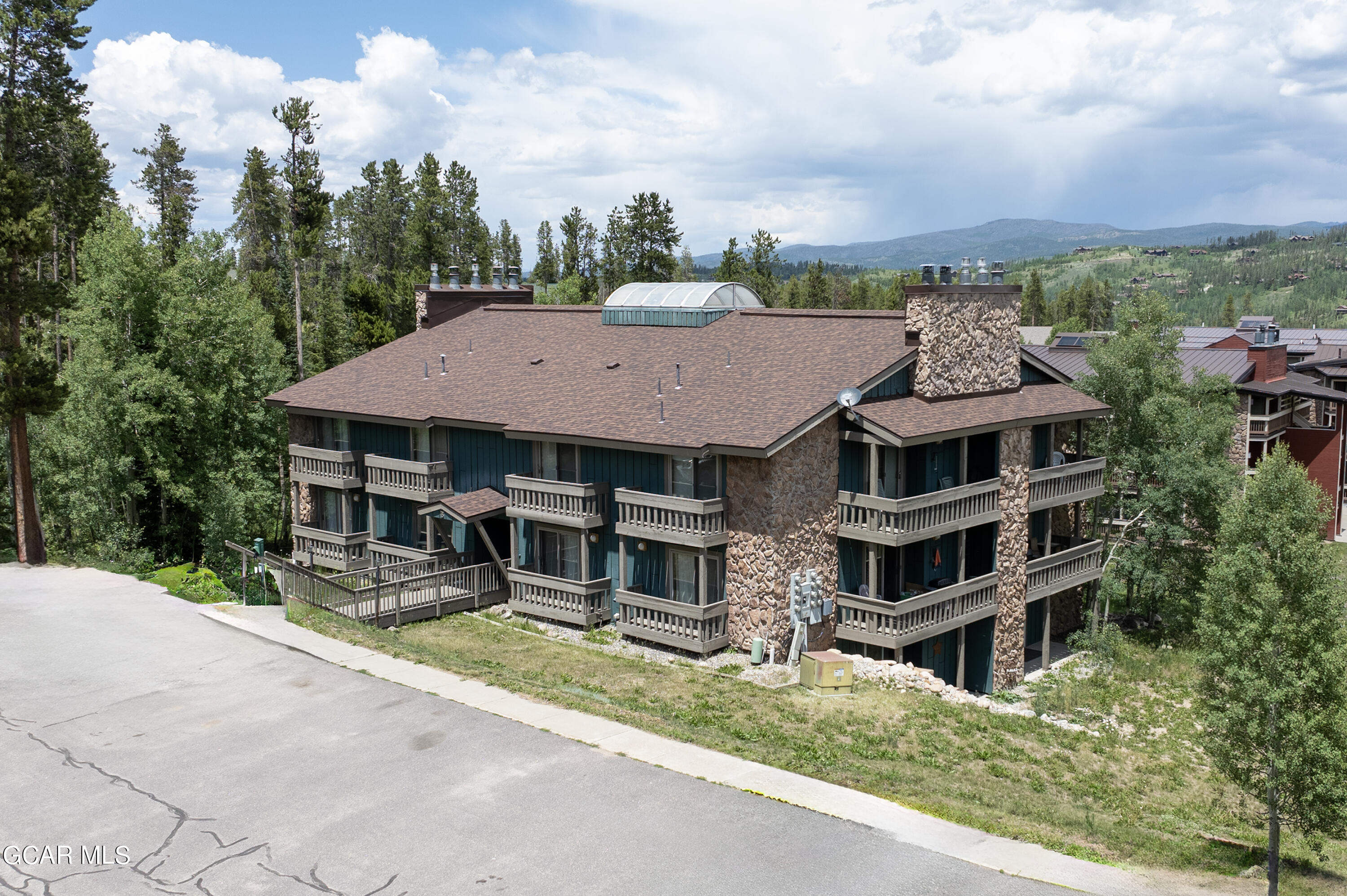 520 Kings Crossing Road B101