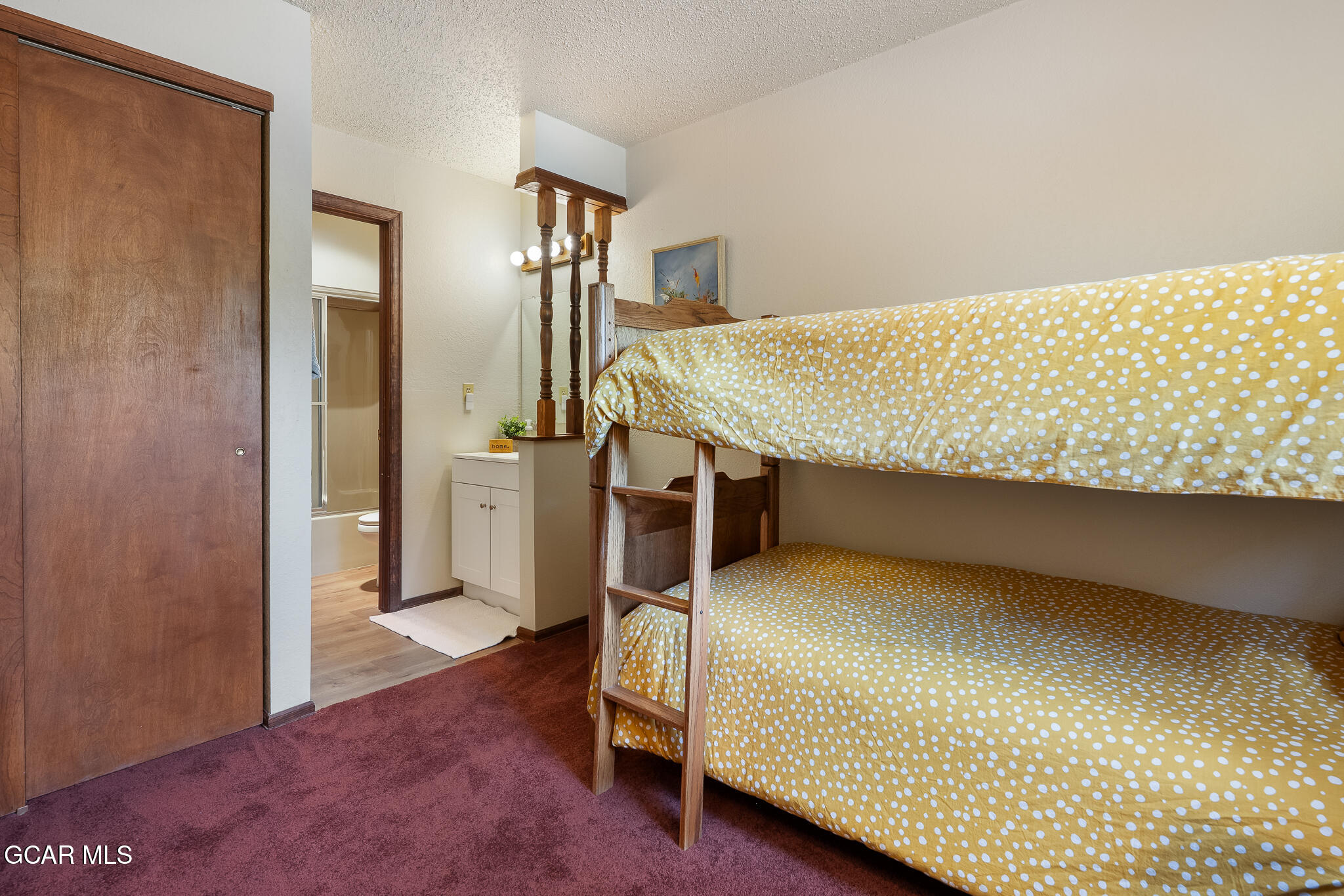 300 KINGS CROSSING Road B3