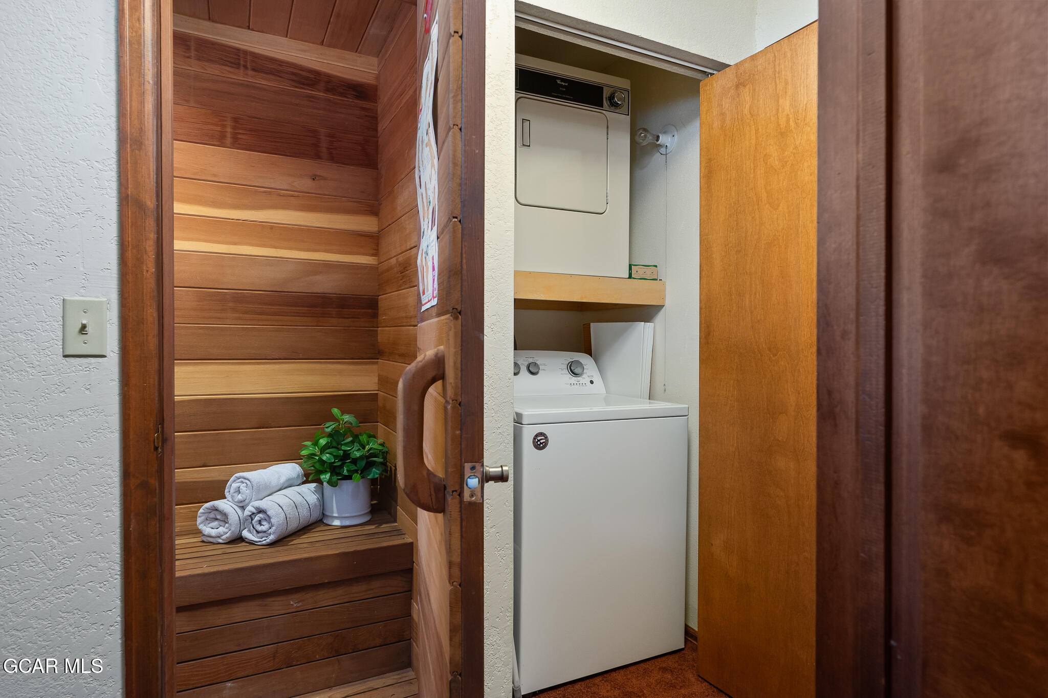 300 KINGS CROSSING Road B3