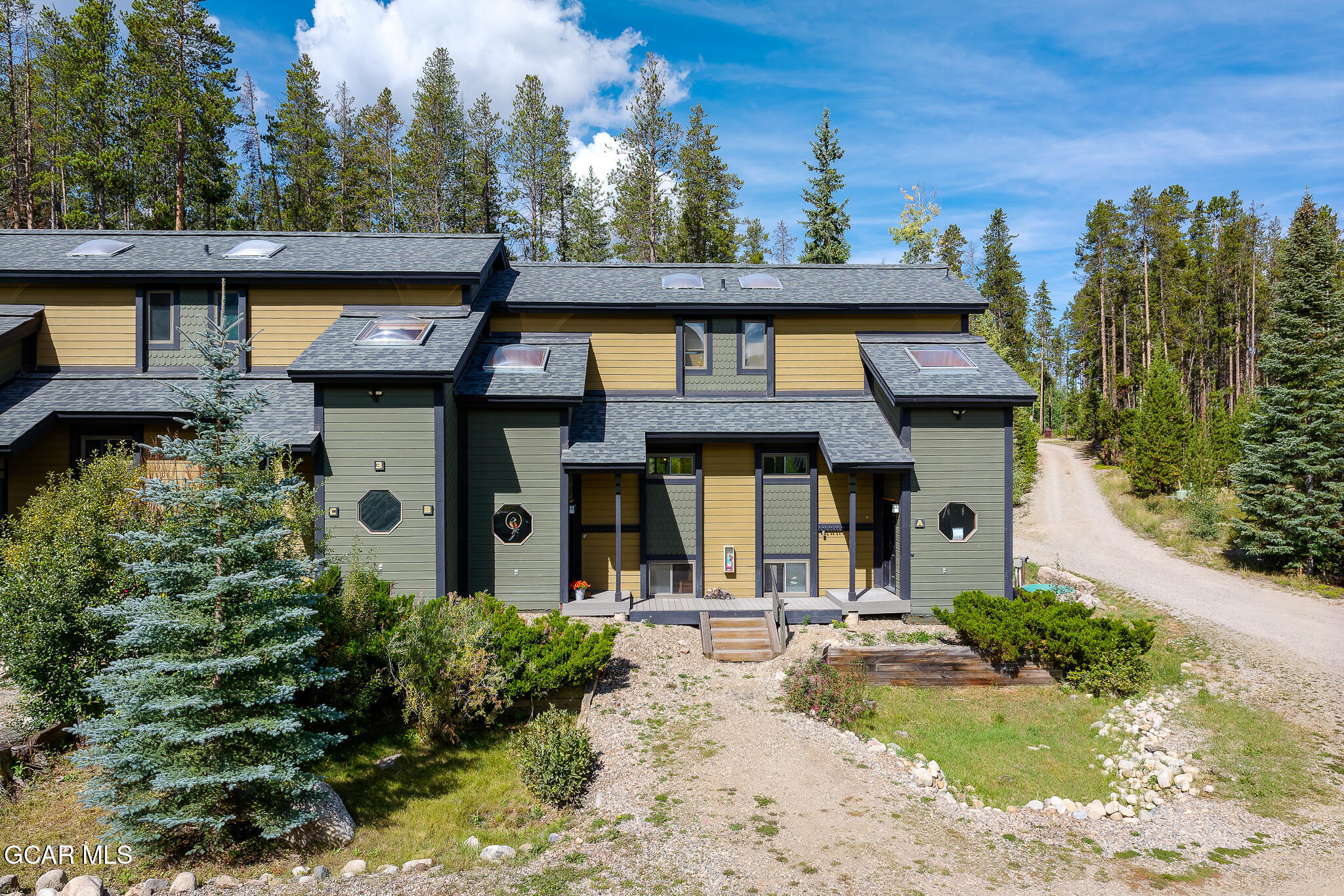 300 KINGS CROSSING Road B3