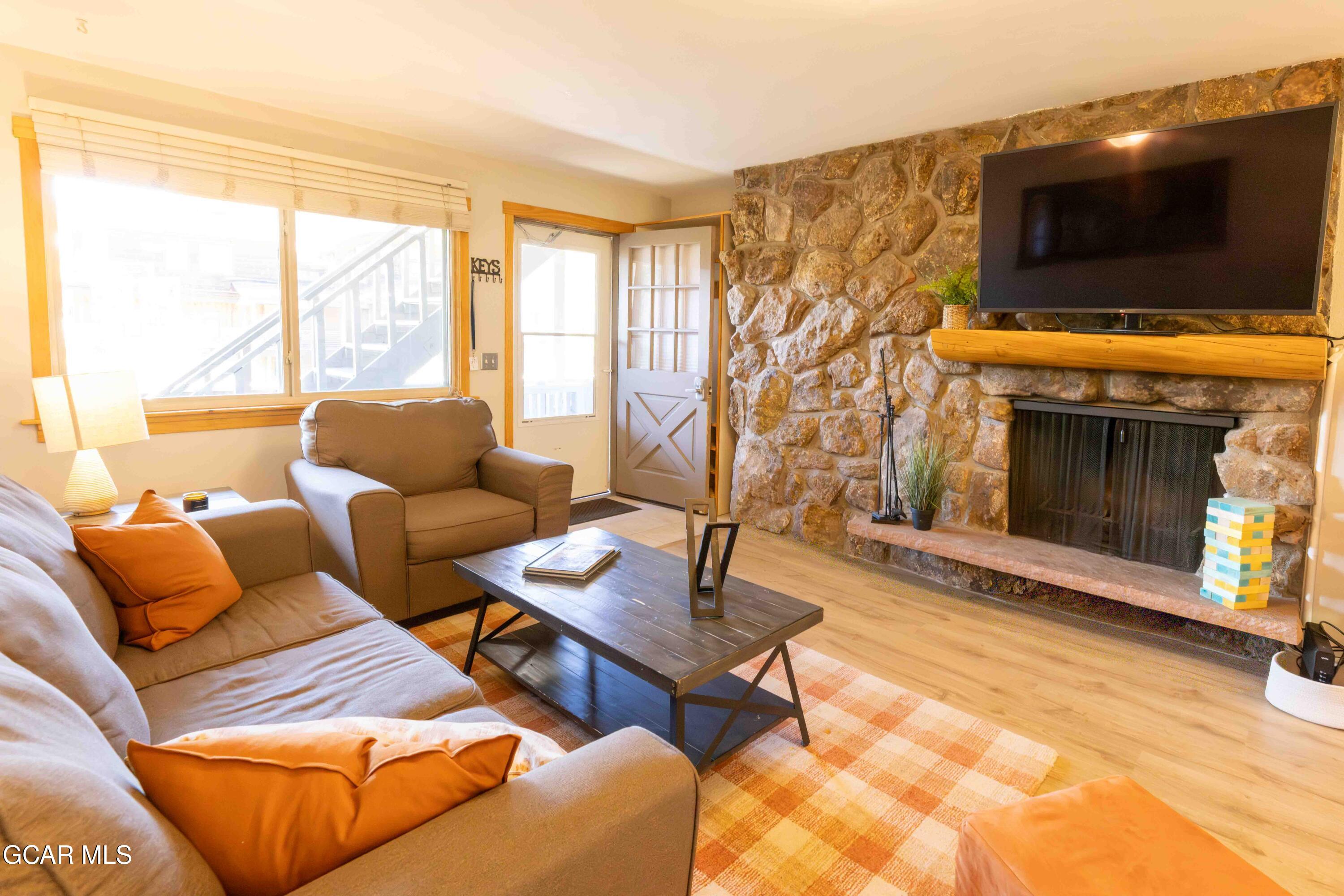 225 Hi Country Drive 11-1213