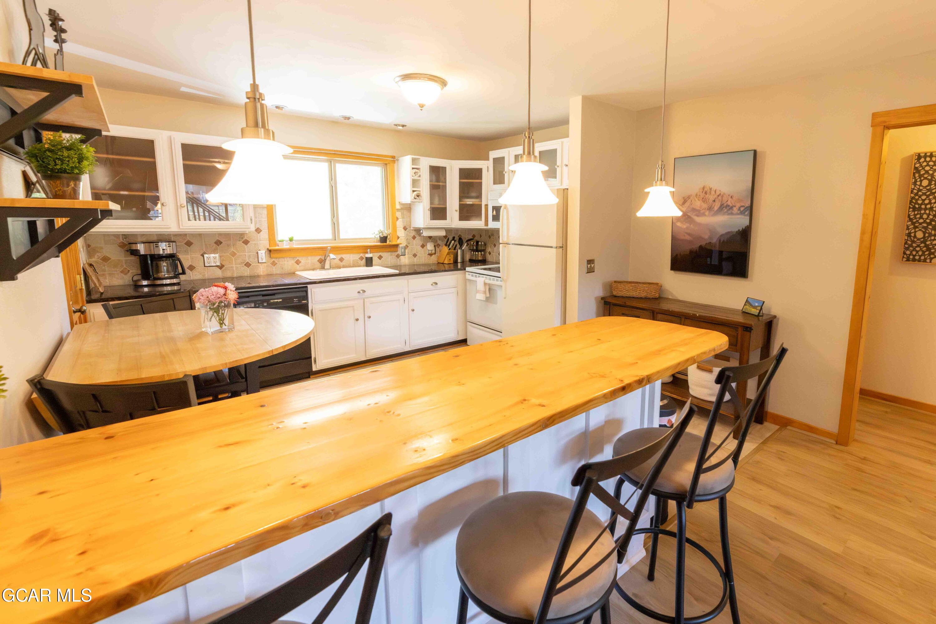 225 Hi Country Drive 11-1213