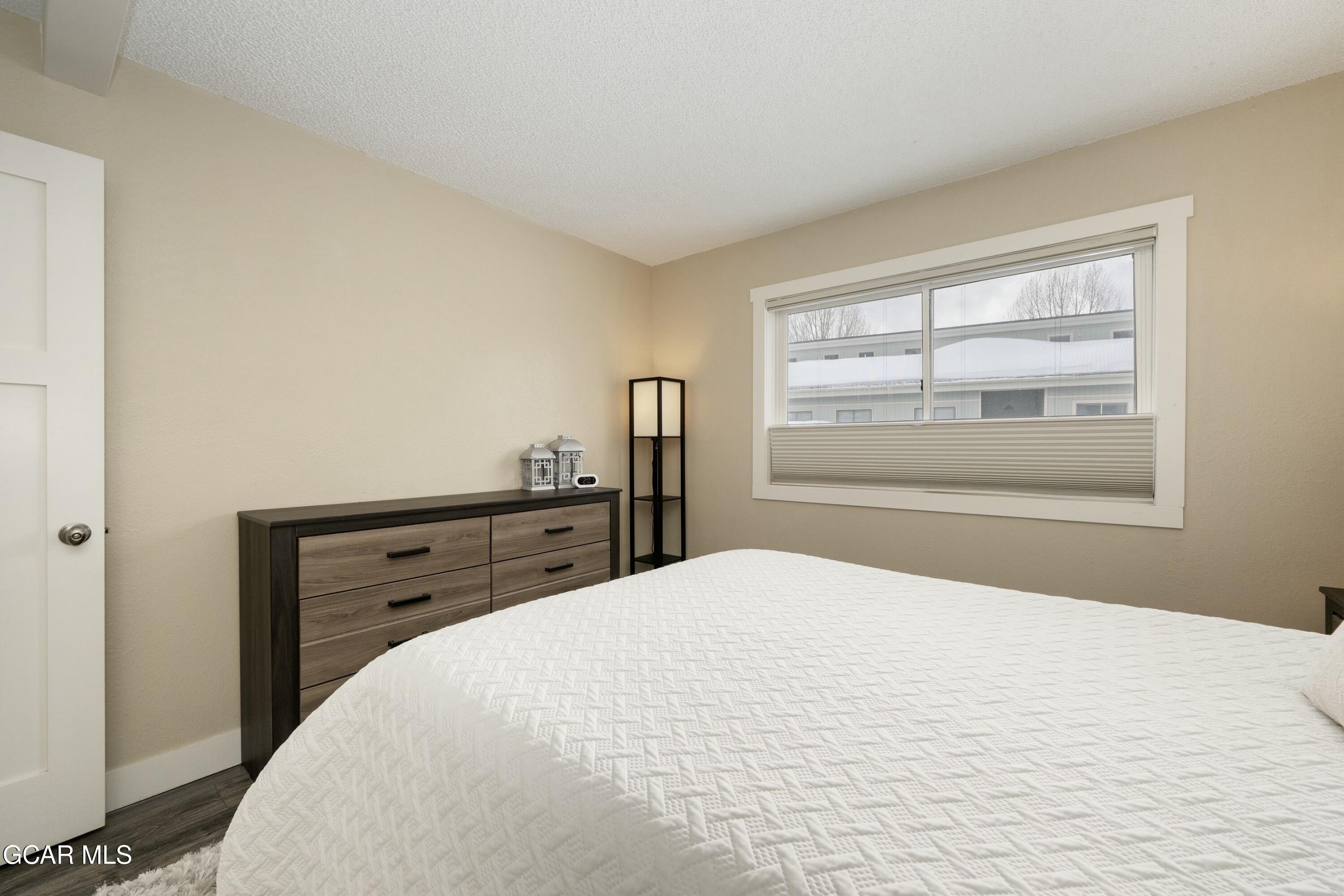 300 Sterling Way 8 (Perry)