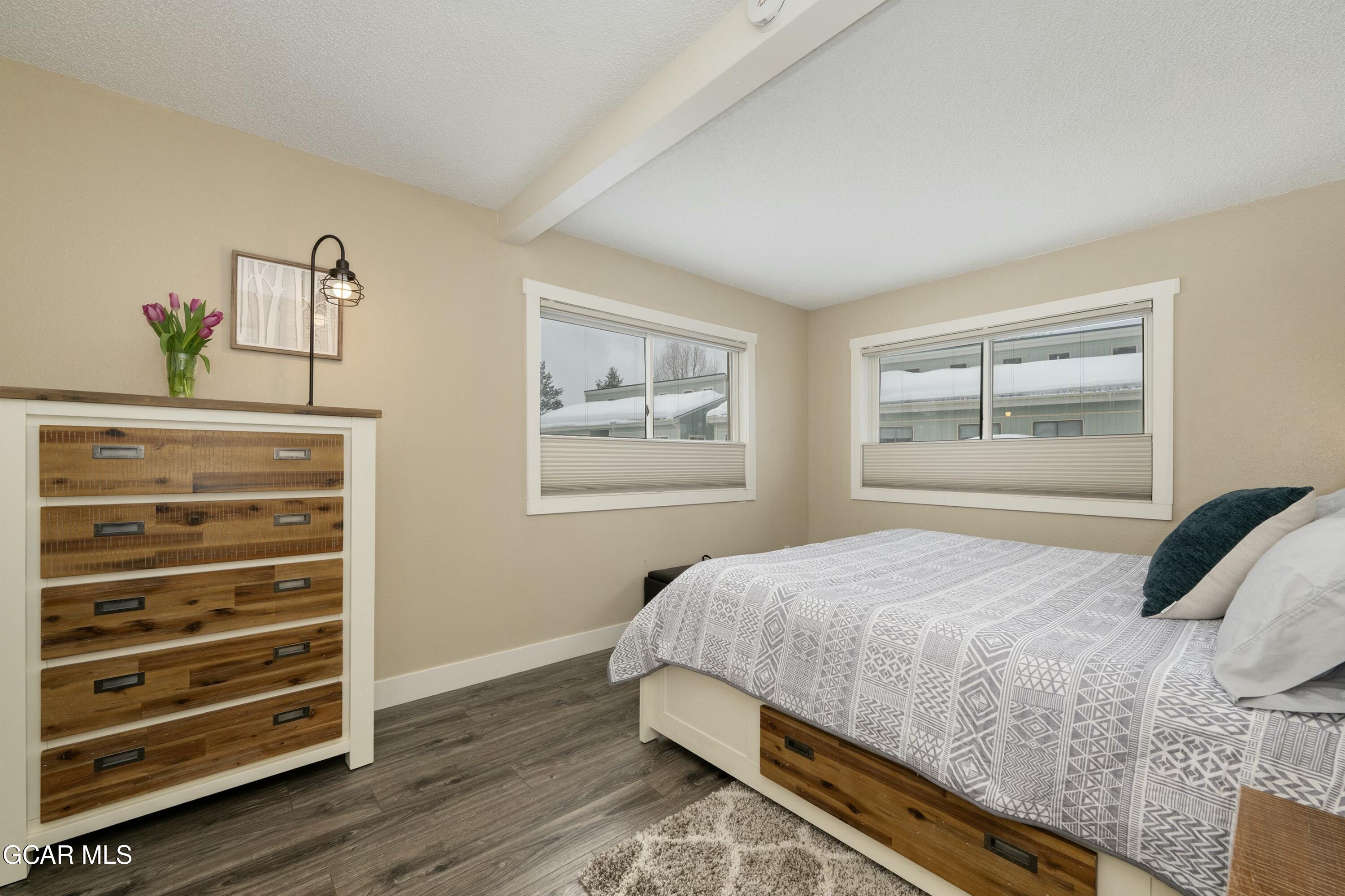 300 Sterling Way 8 (Perry)