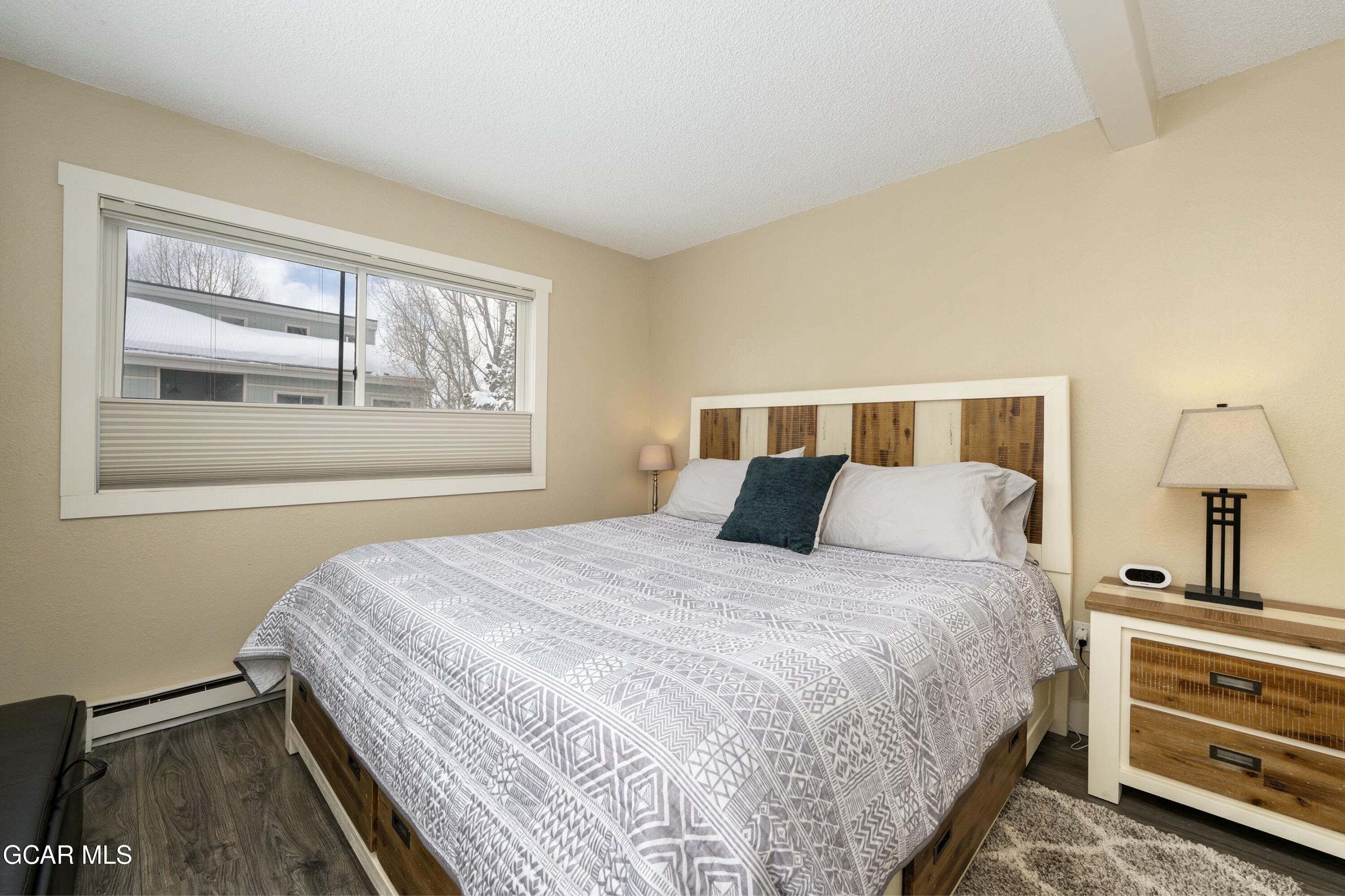 300 Sterling Way 8 (Perry)