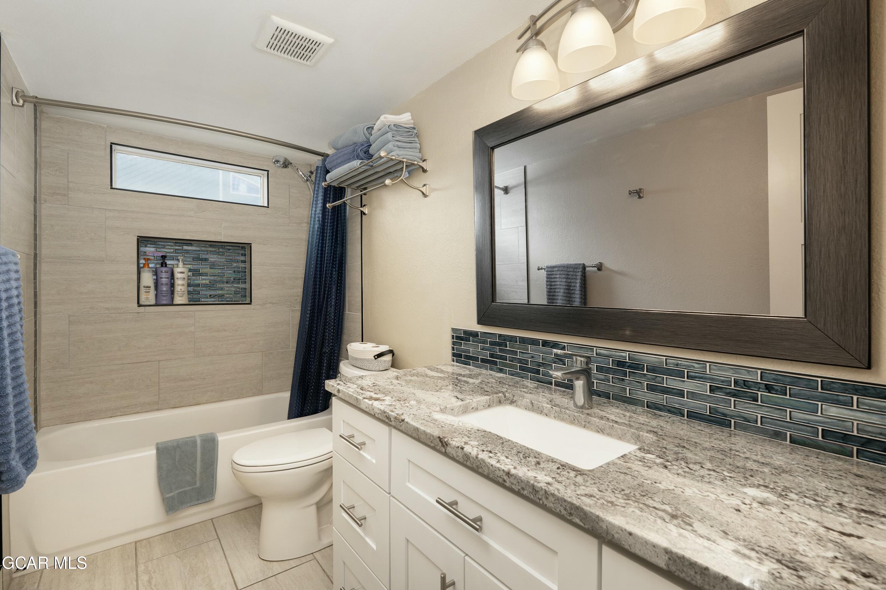 300 Sterling Way 8 (Perry)