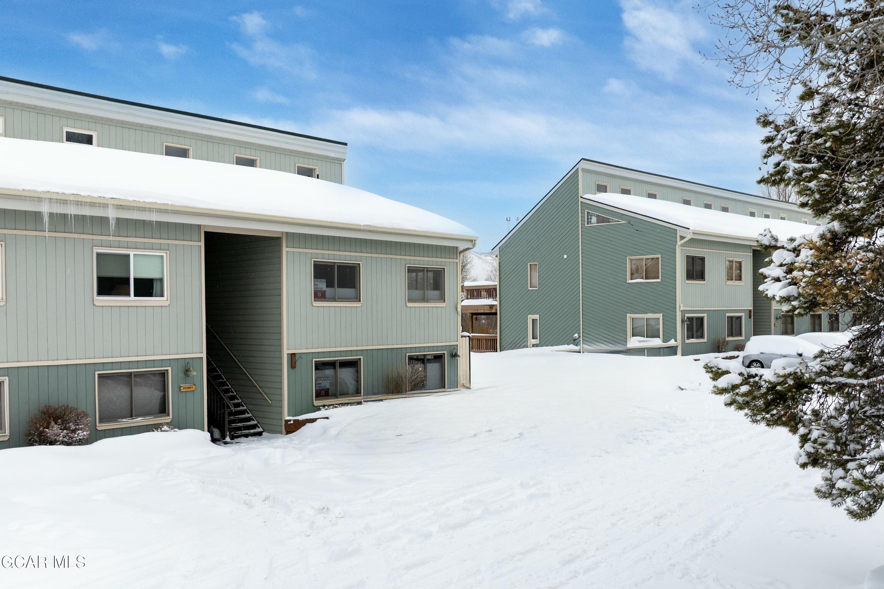 300 Sterling Way 8 (Perry)