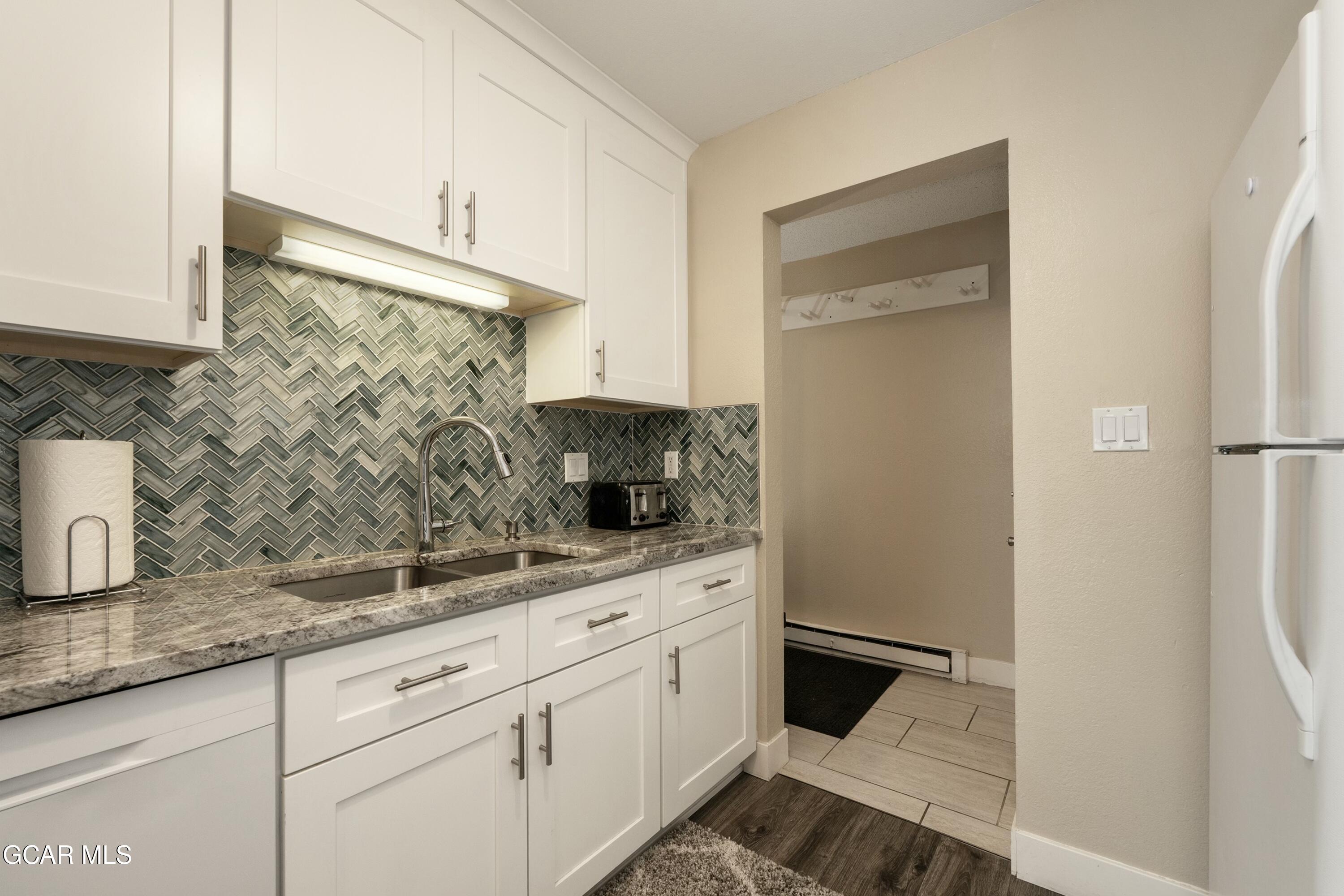 300 Sterling Way 8 (Perry)