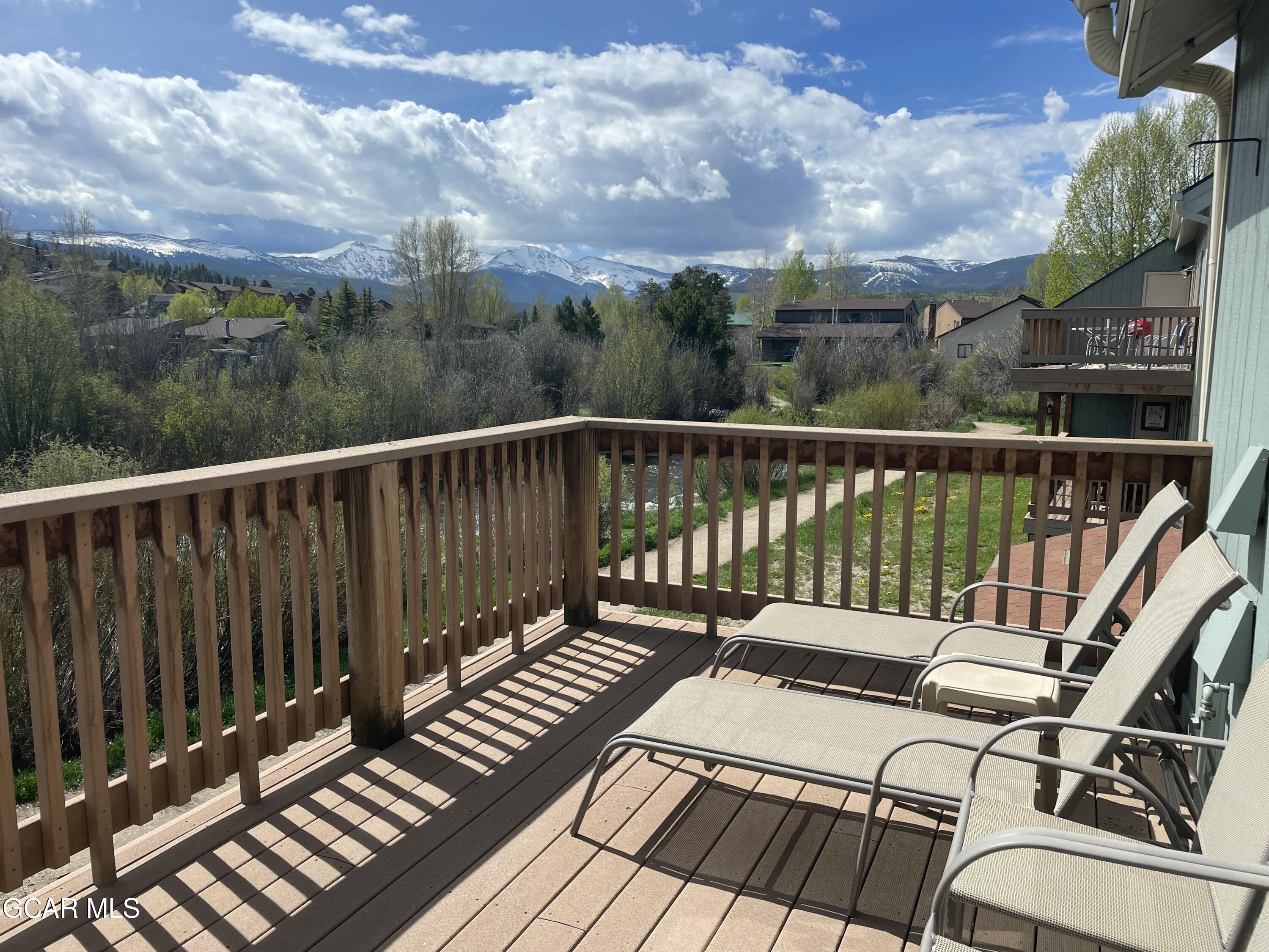 300 Sterling Way 8 (Perry)