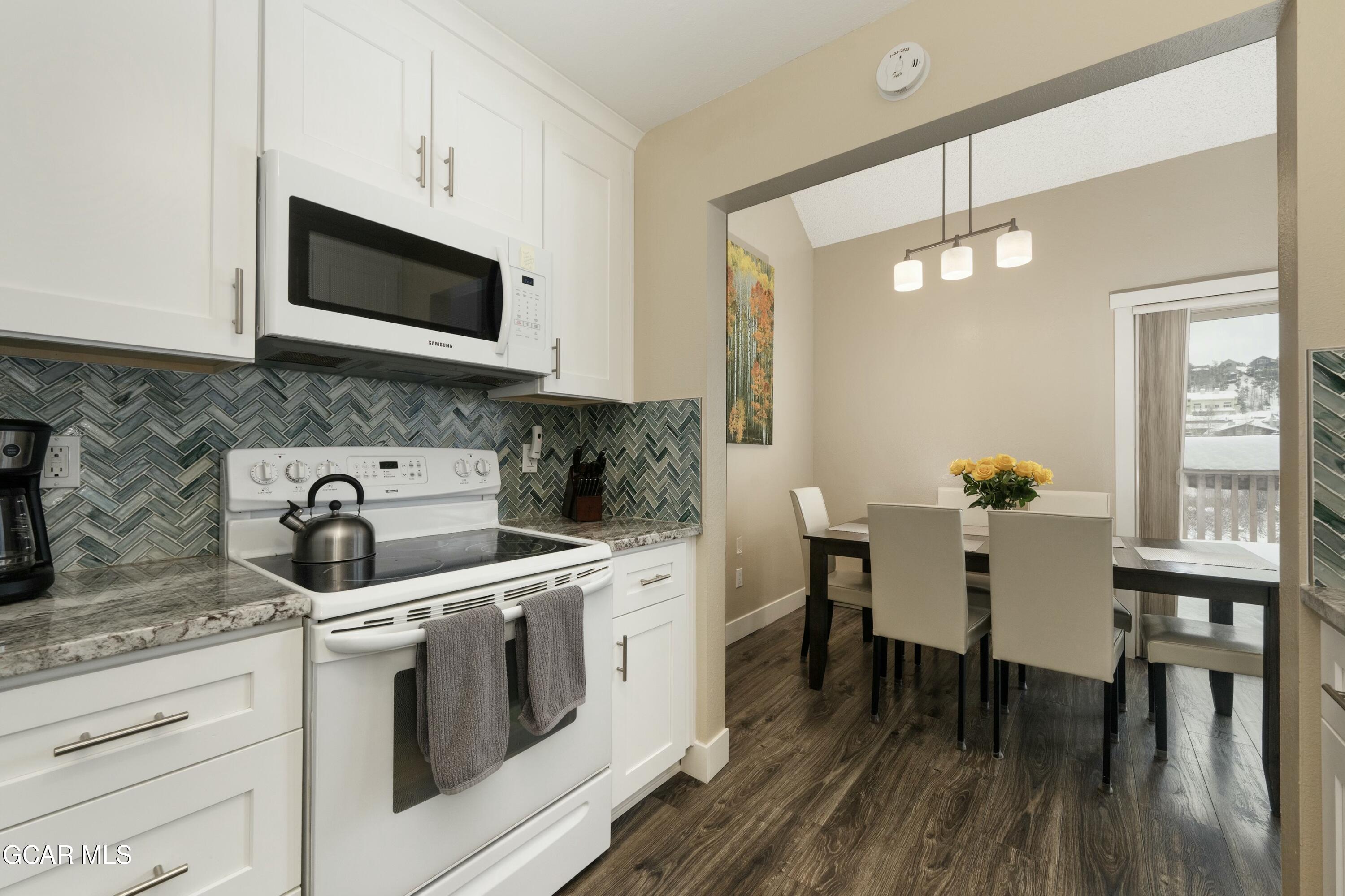 300 Sterling Way 8 (Perry)