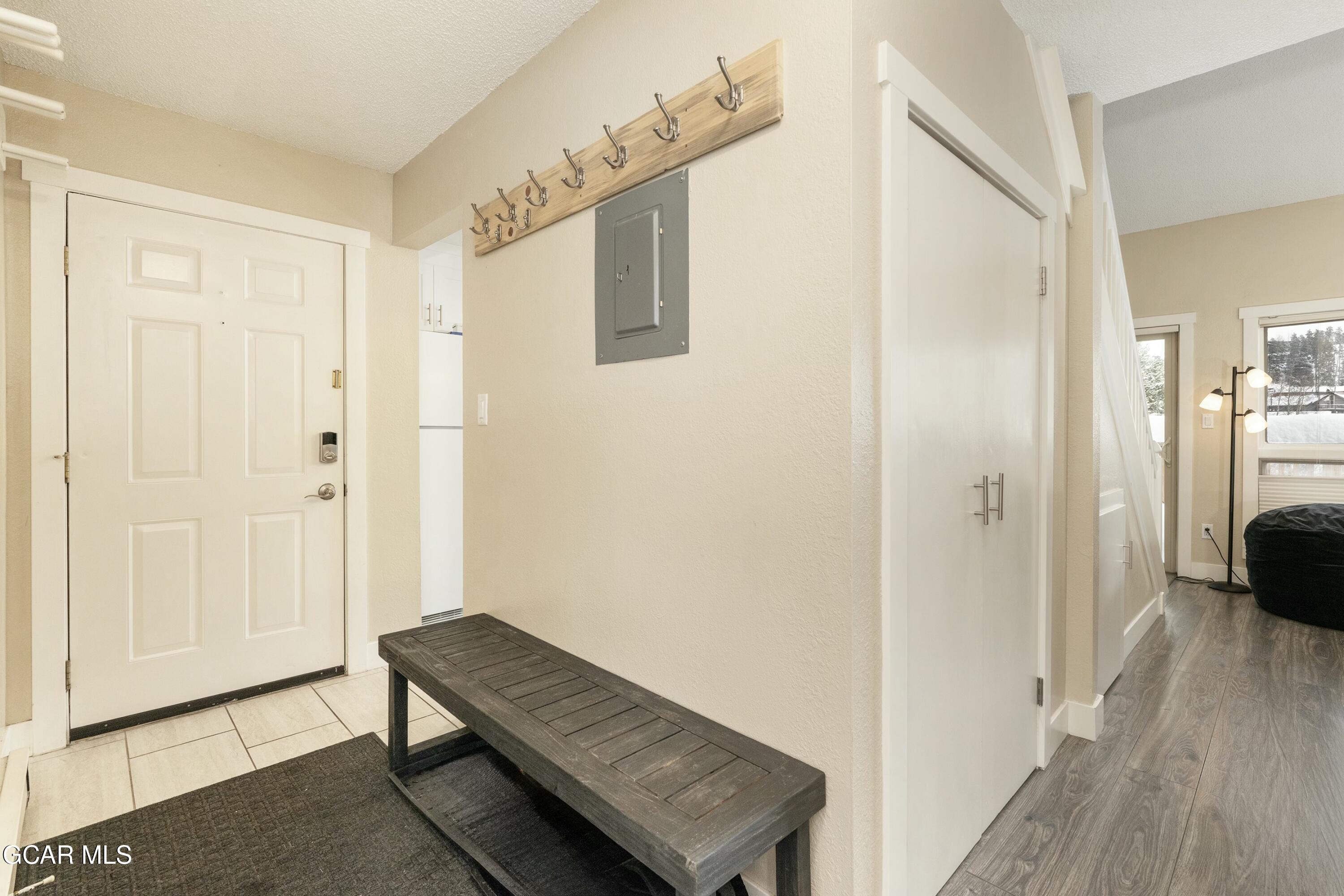 300 Sterling Way 8 (Perry)