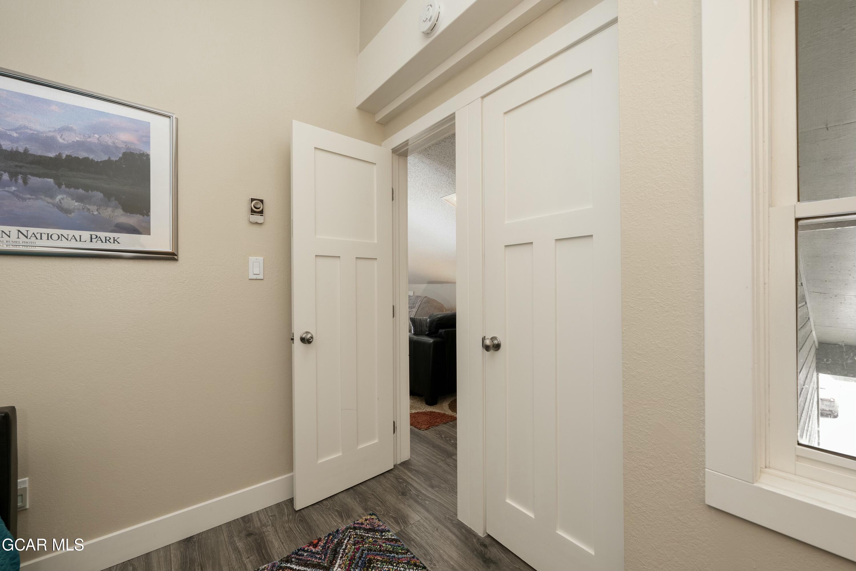 300 Sterling Way 8 (Perry)