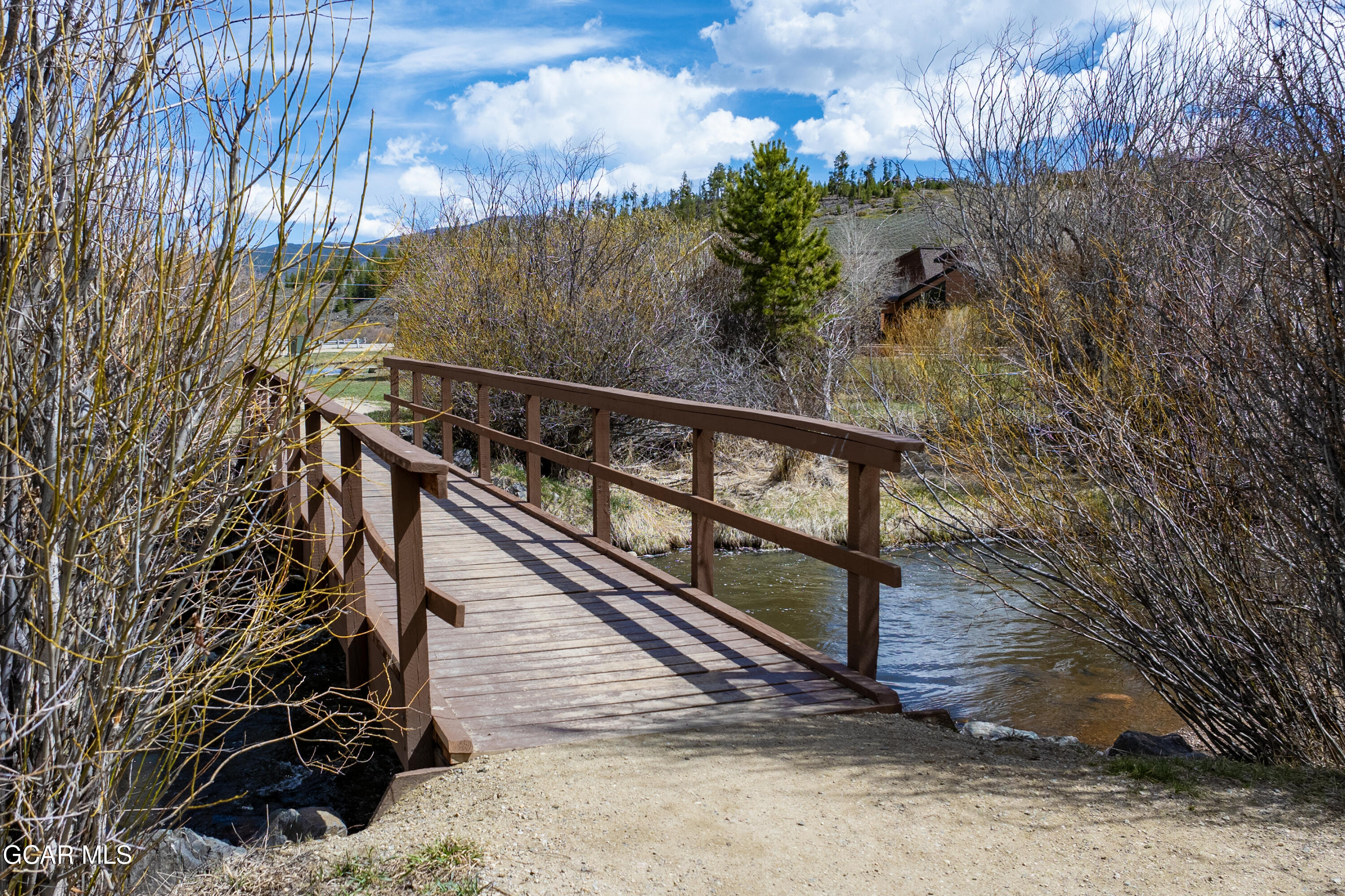 300 STERLING Way #4 Perry