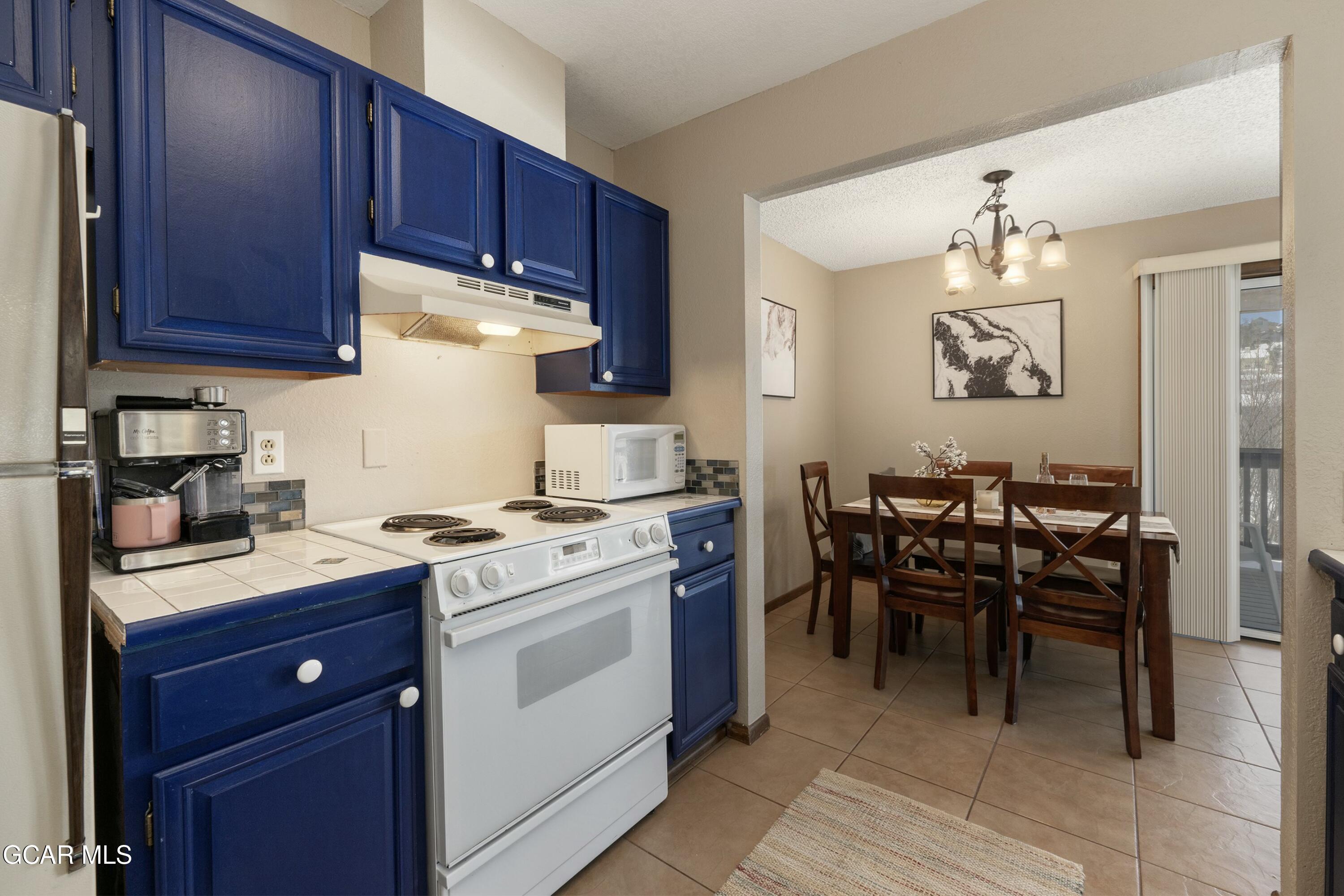 300 STERLING Way #4 Perry