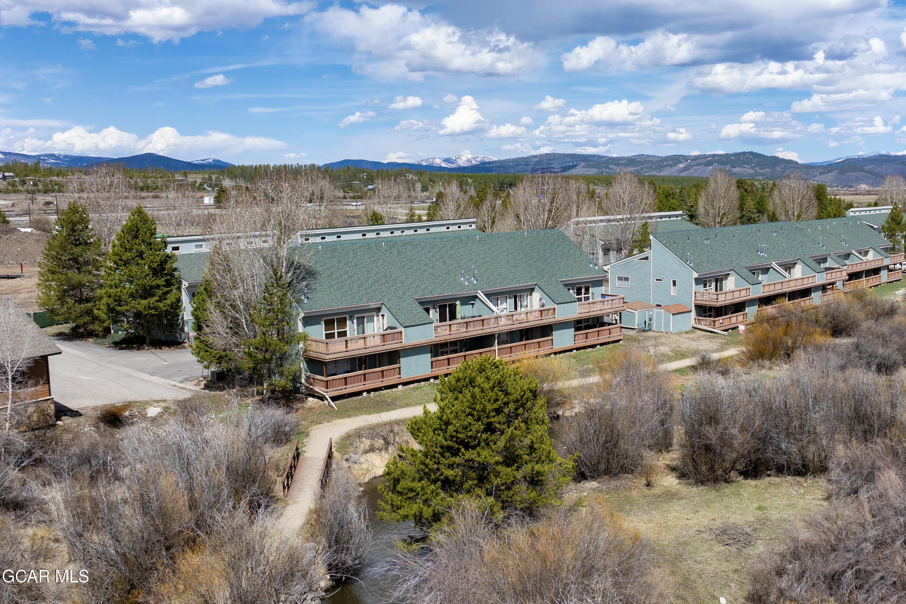 300 STERLING Way #4 Perry
