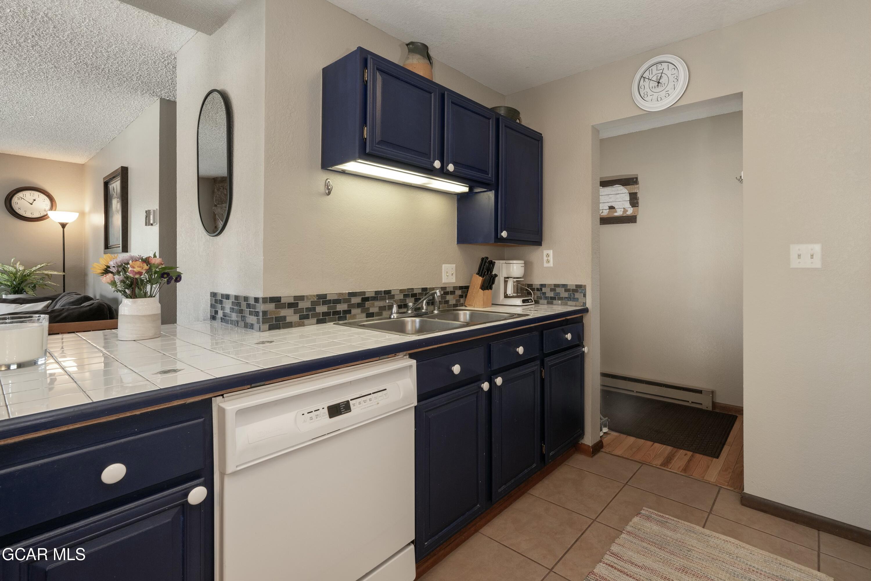 300 STERLING Way #4 Perry