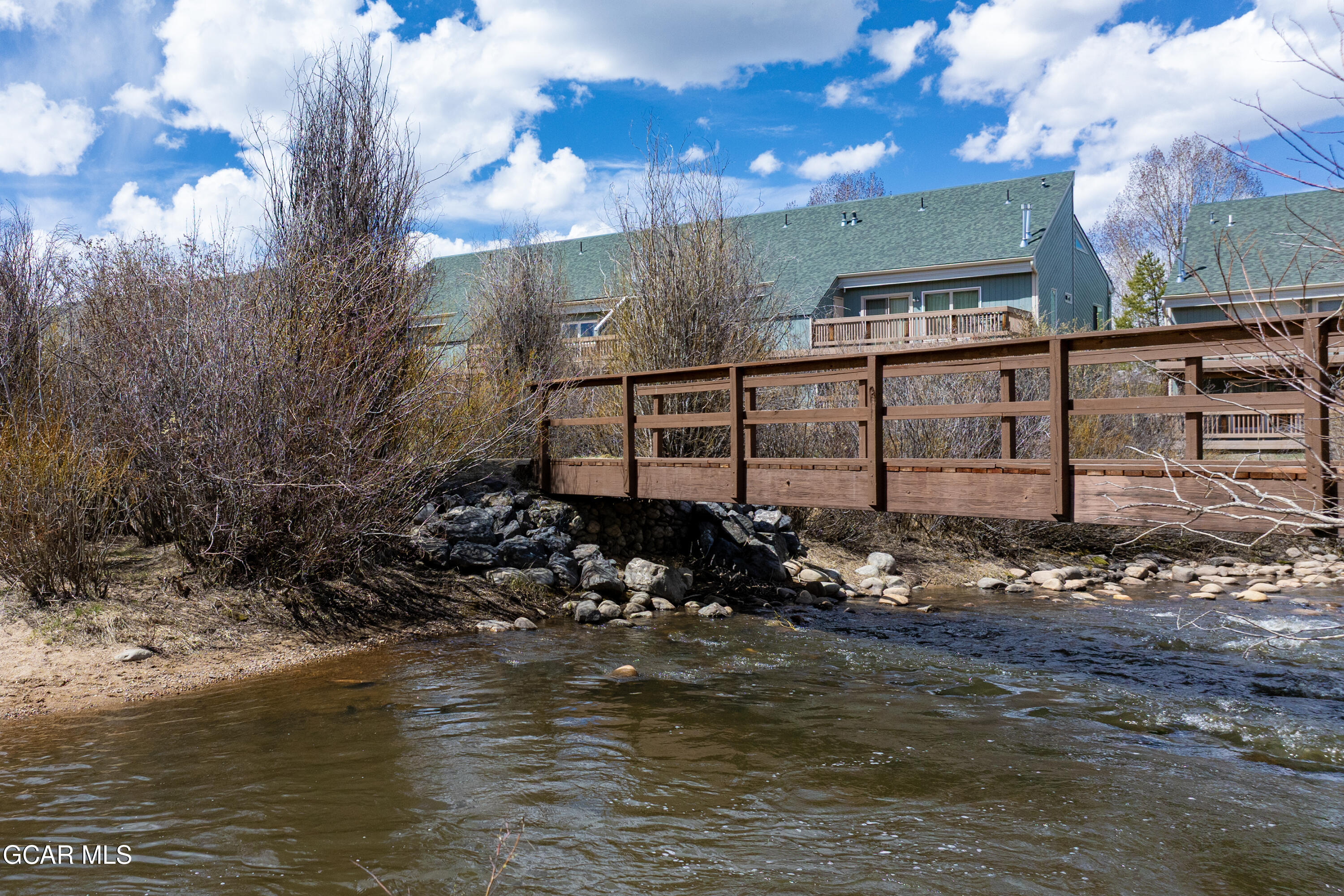 300 STERLING Way #4 Perry