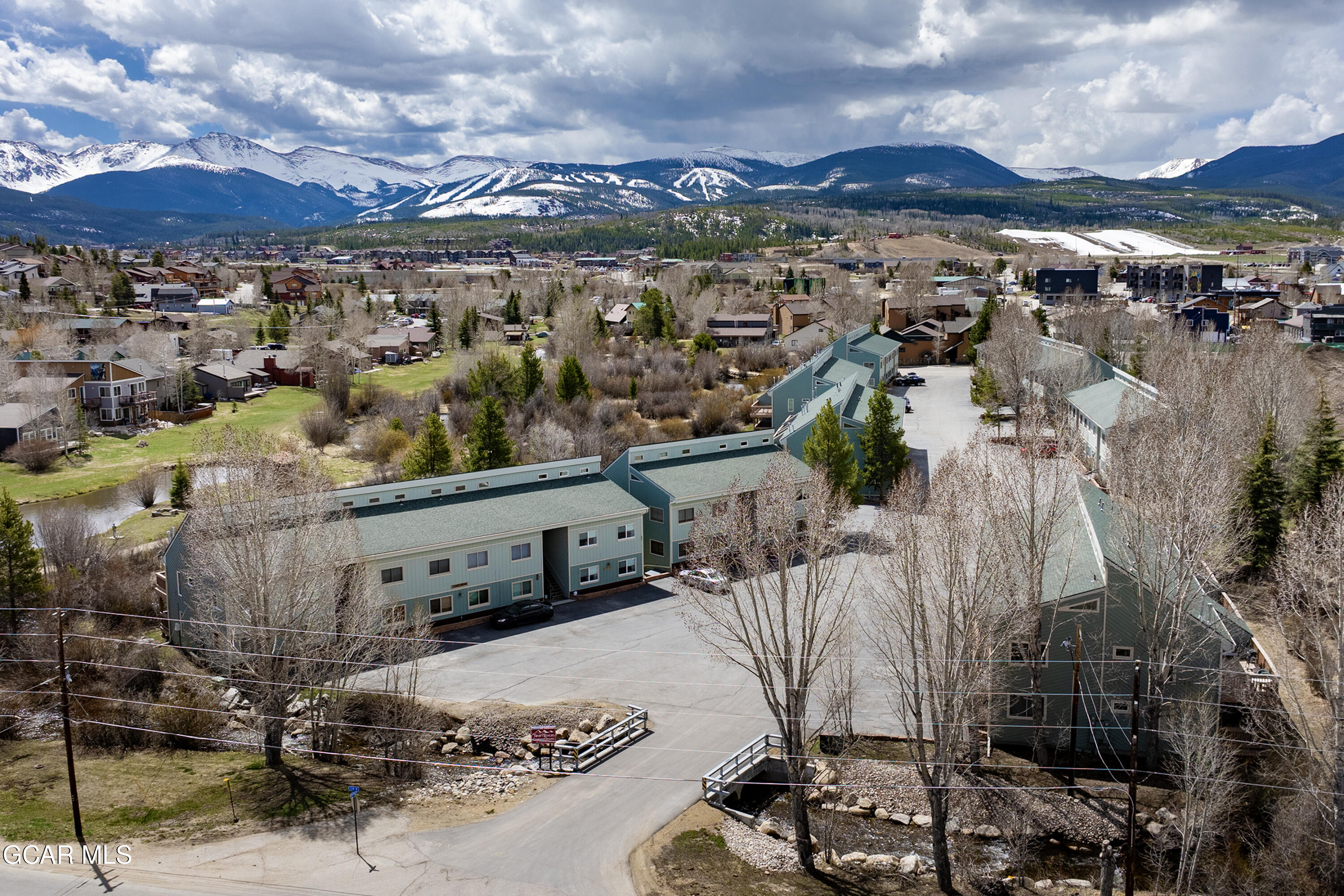 300 STERLING Way #4 Perry