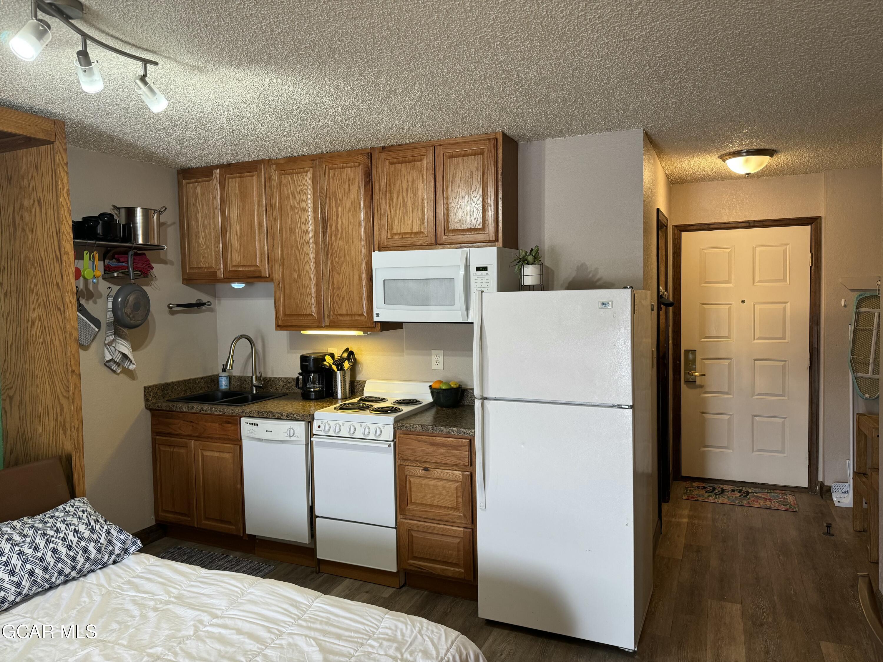 62927 US HWY 40 546 (Door 560)