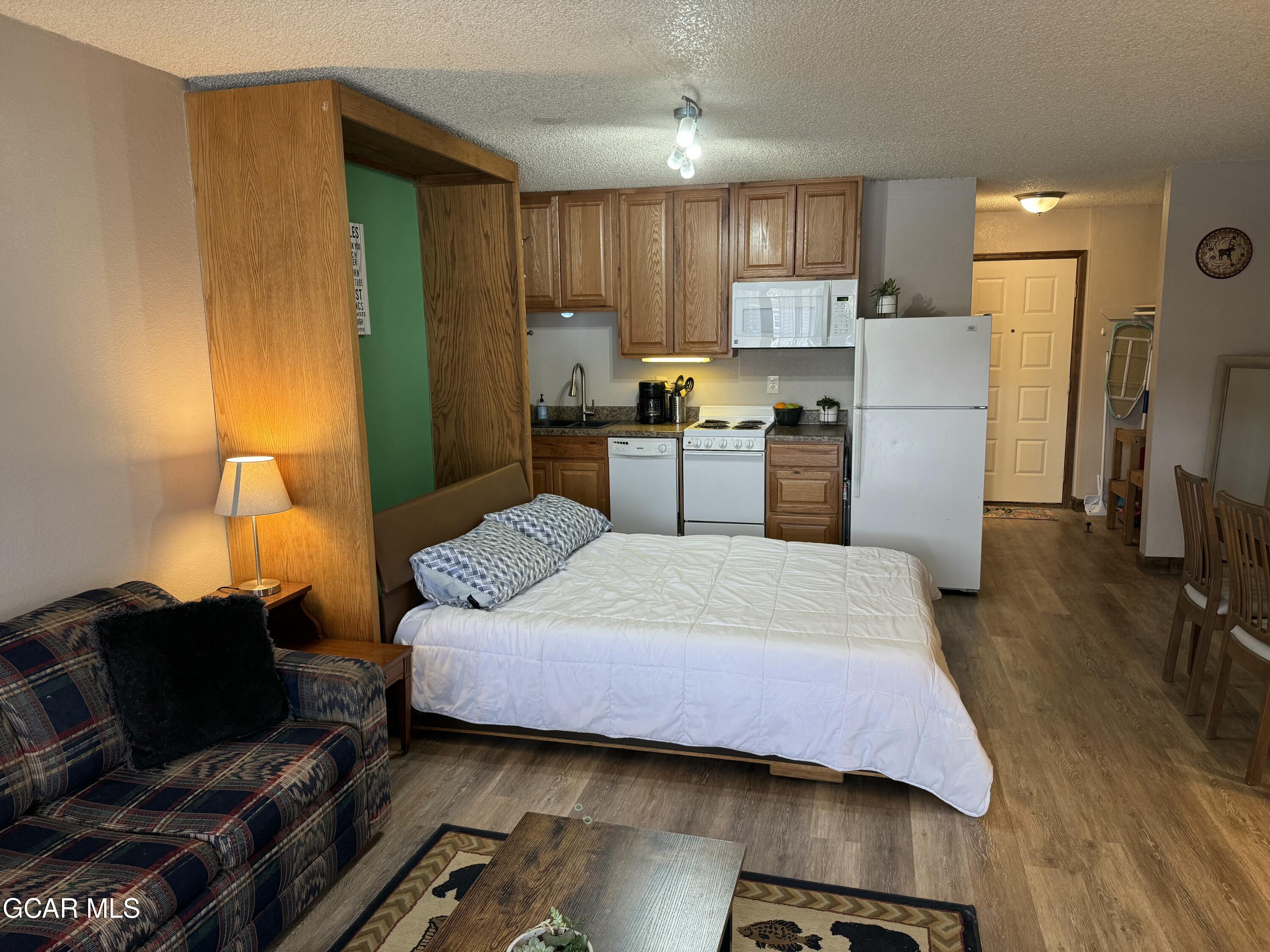 62927 US HWY 40 546 (Door 560)